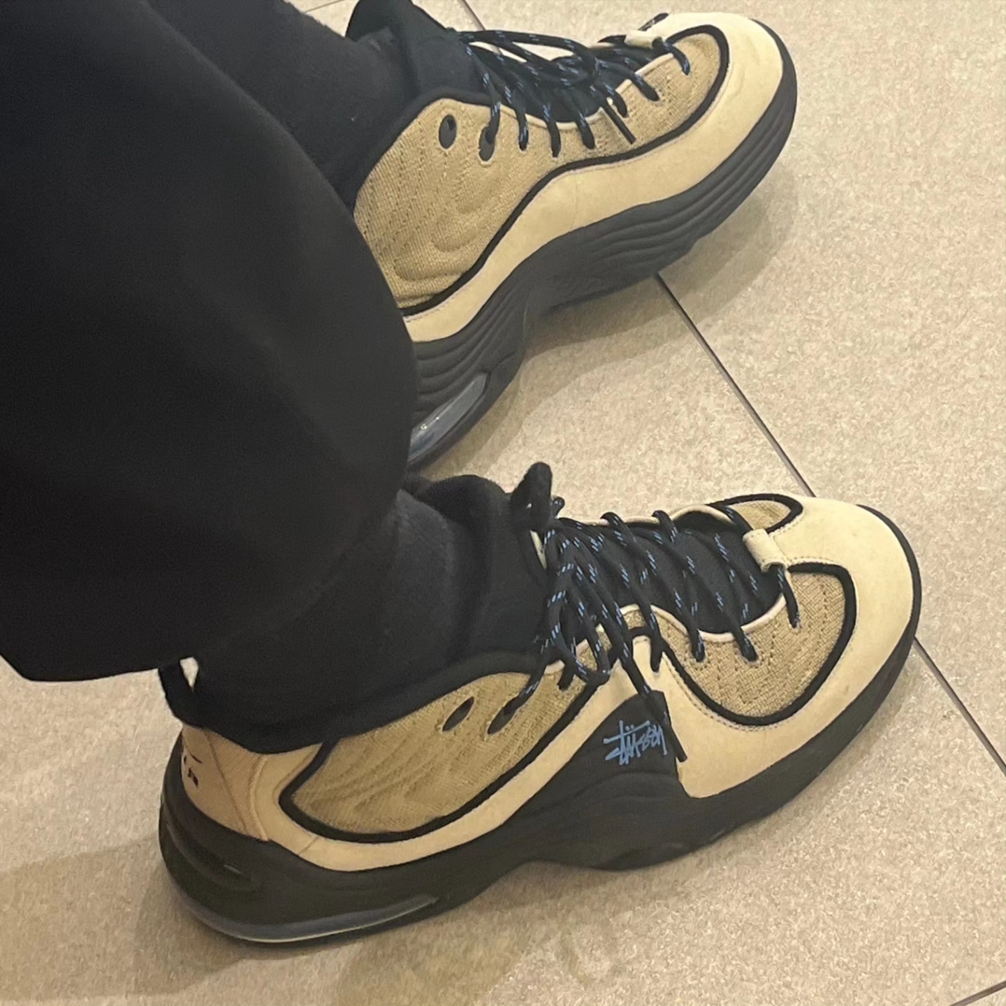Nike x Stussy Air Penny II Rattan and Limestone 착용 스타일 - 1