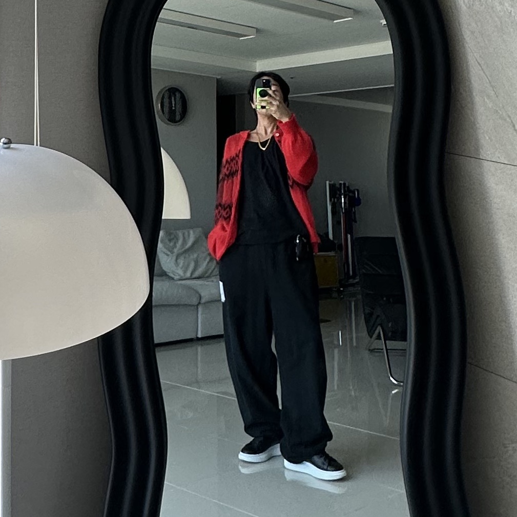 Alexander McQueen Oversized Sneakers Black 착용 스타일 - 3