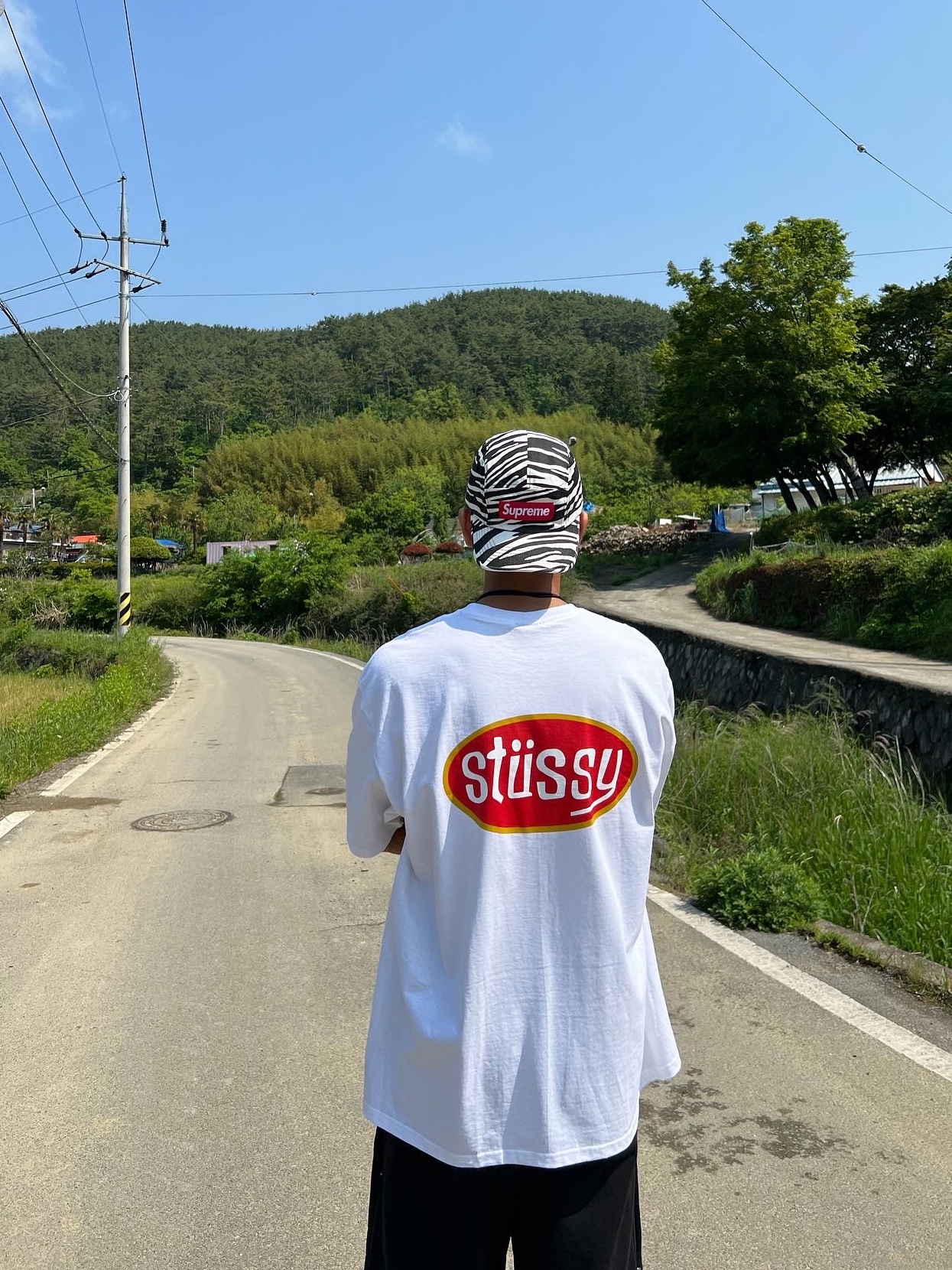 Stussy Pitstop T-Shirt White, Our Legacy Ladon Leather Keychain Black 착용 스타일 - 3