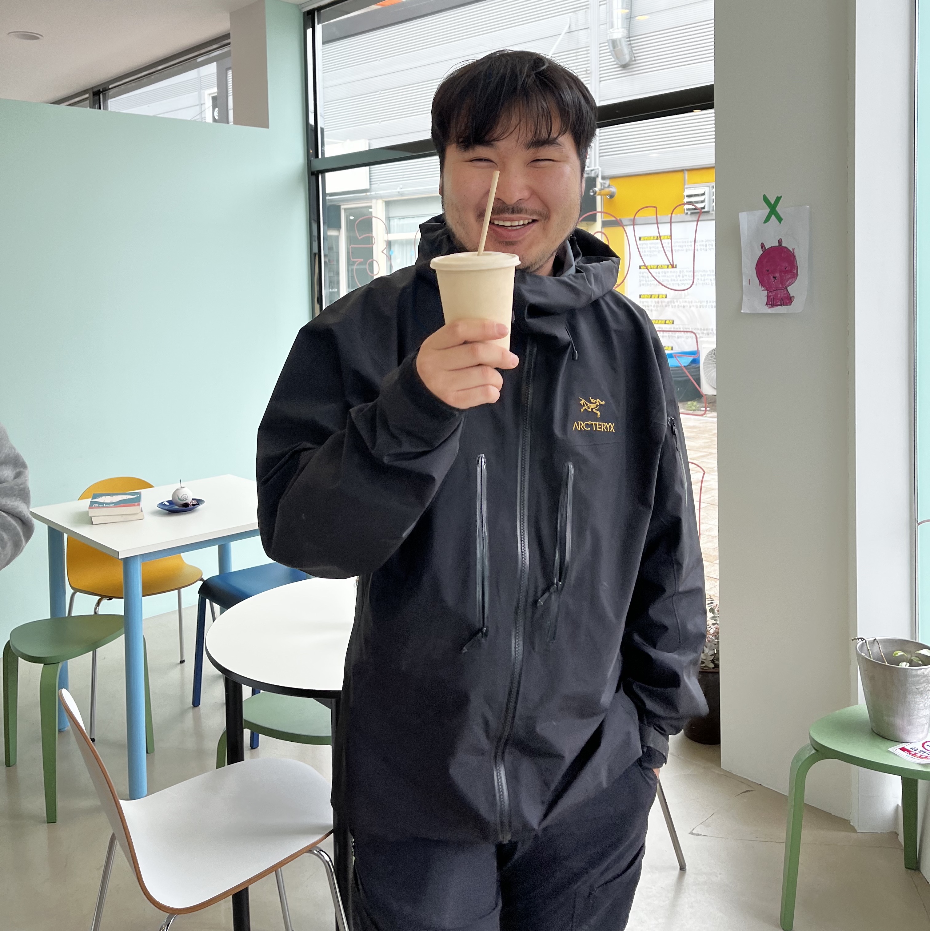 Arc'teryx x Beams Zeta SL Jacket Black Gold 착용 스타일