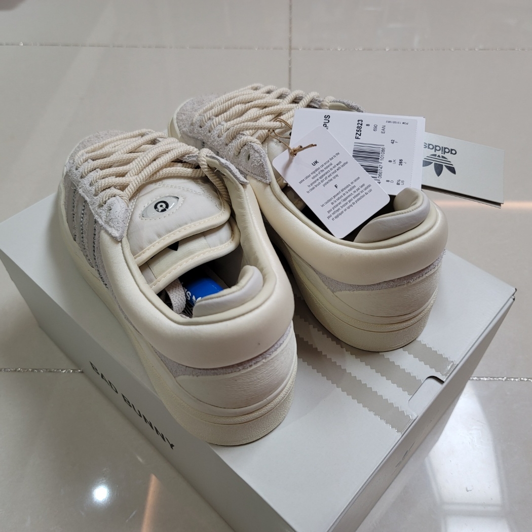 Adidas x Bad Bunny Campus Light Cloud White 착용 스타일 - 4