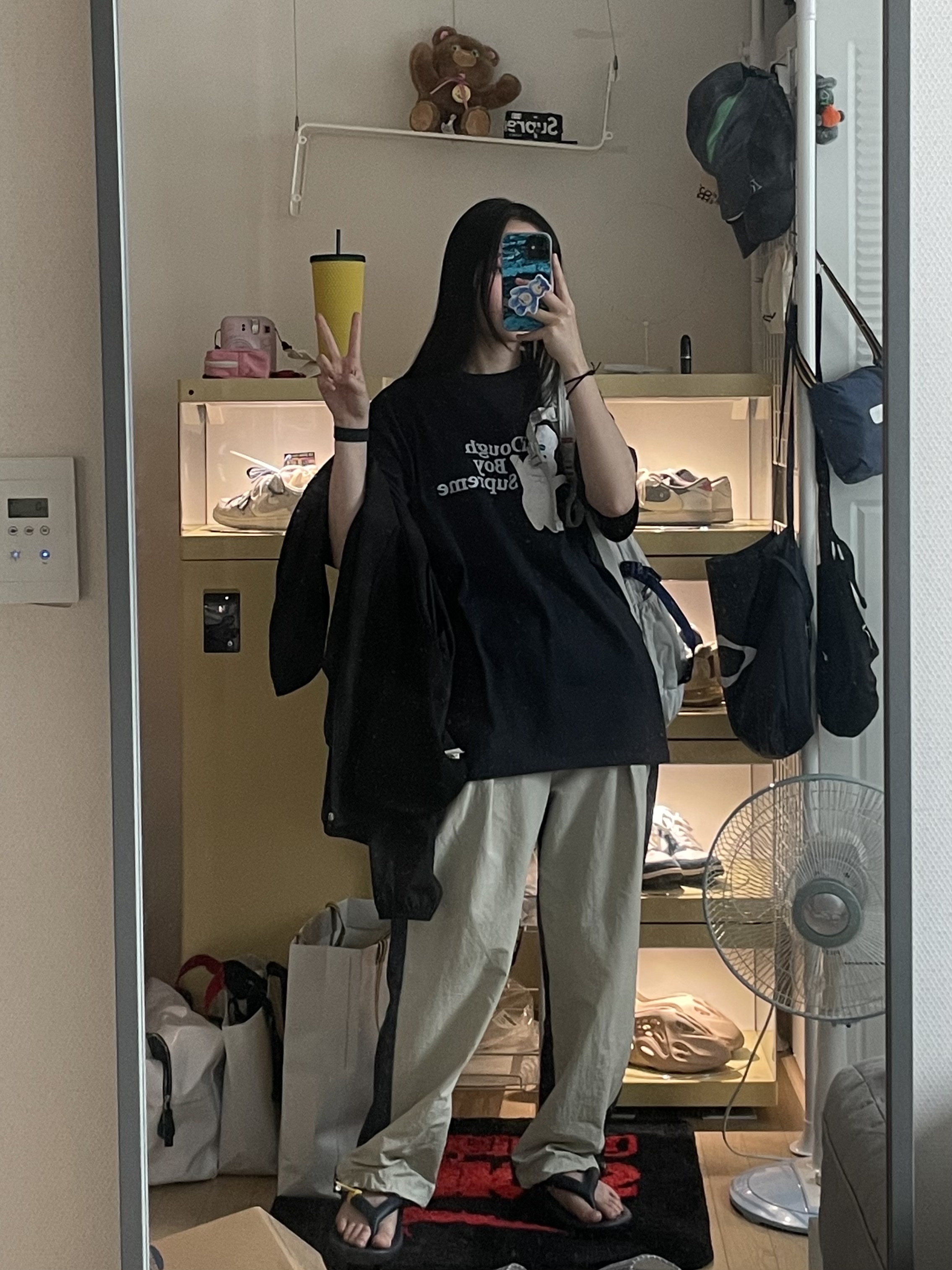 Supreme Doughboy T-Shirt Navy - 22FW, Mischief GB14 Market Bag Black 착용 스타일