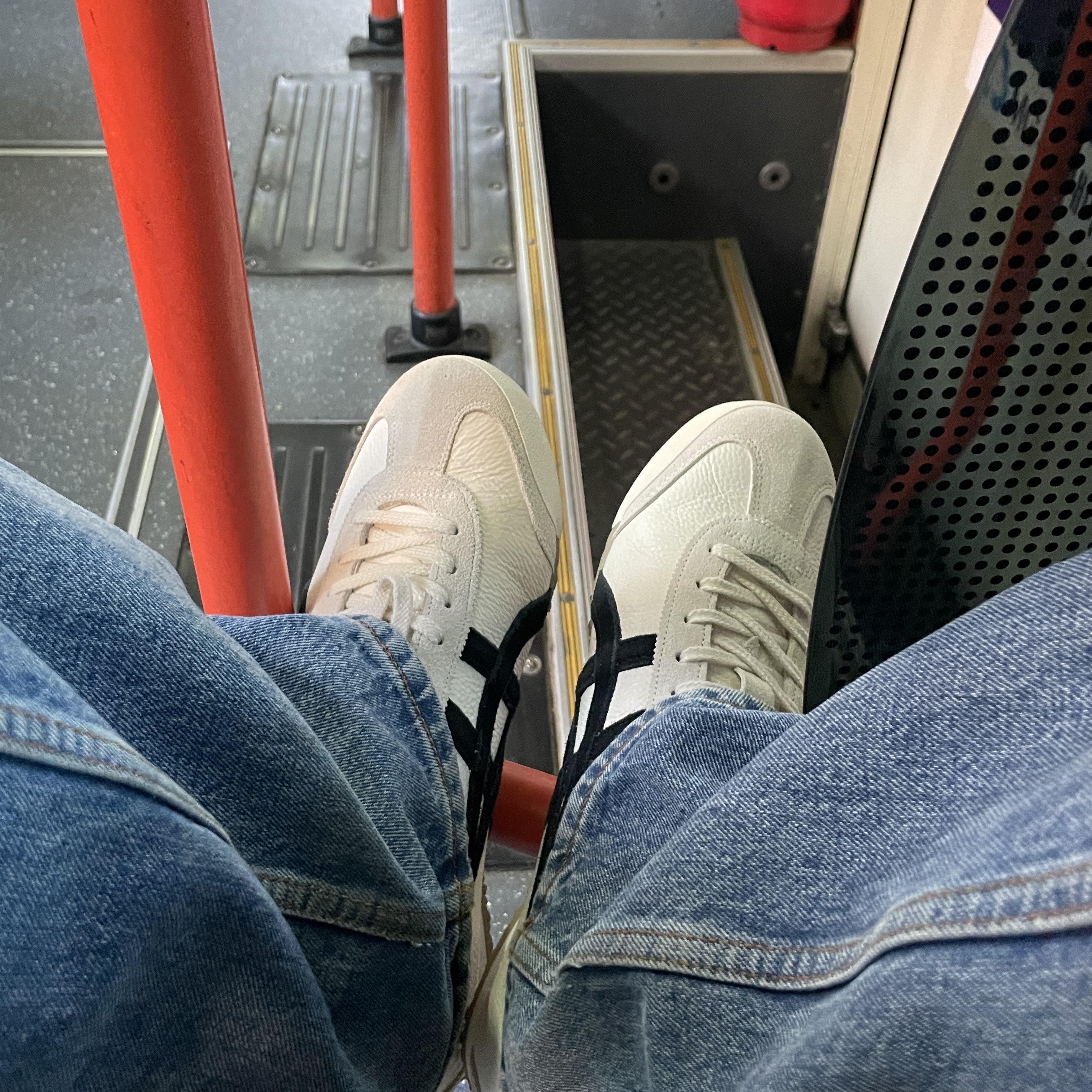 Onitsuka Tiger Mexico 66 Vintage White Black 착용 스타일 - 2