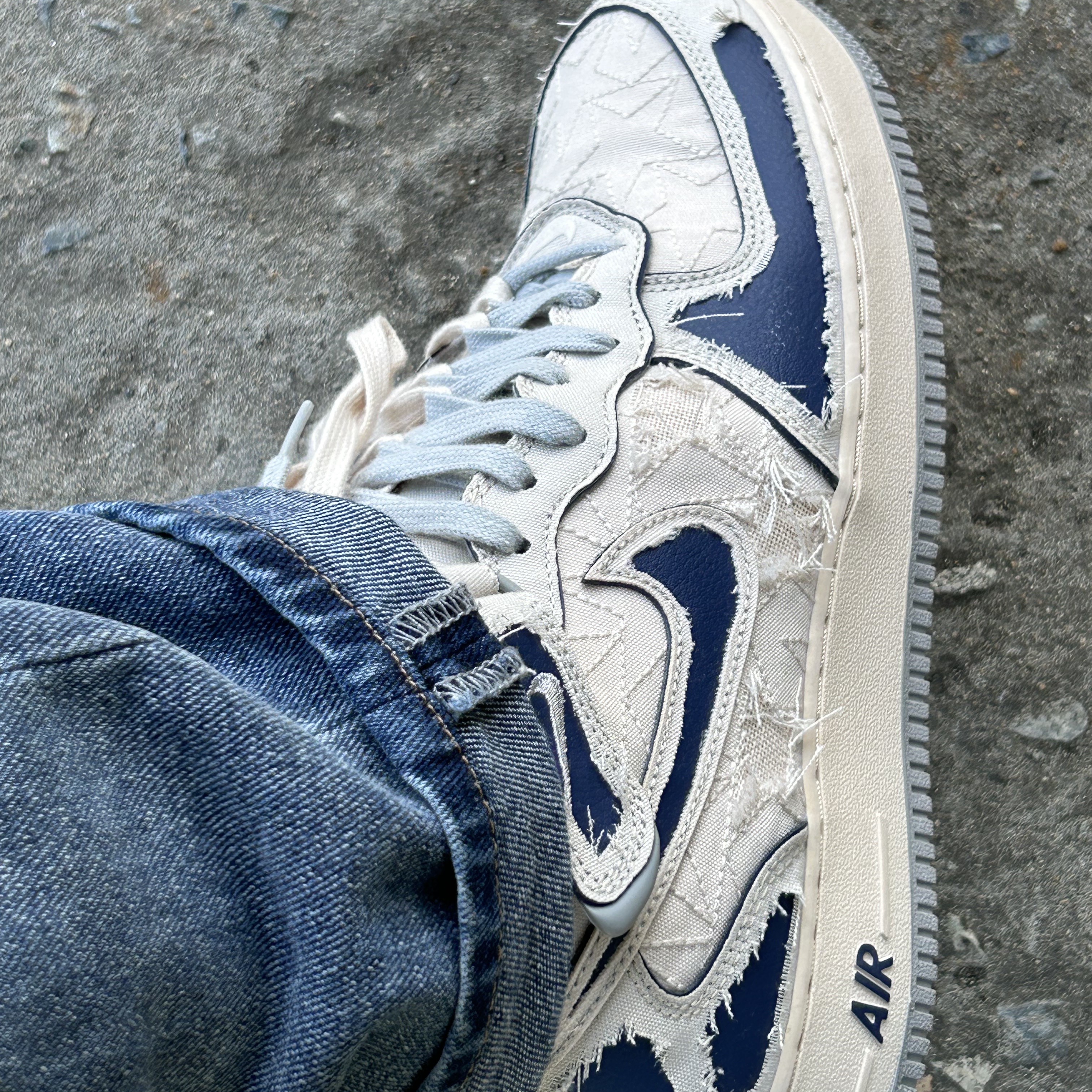 Nike Air Force 1 Mid '07 Pearl White 착용 스타일 - 3