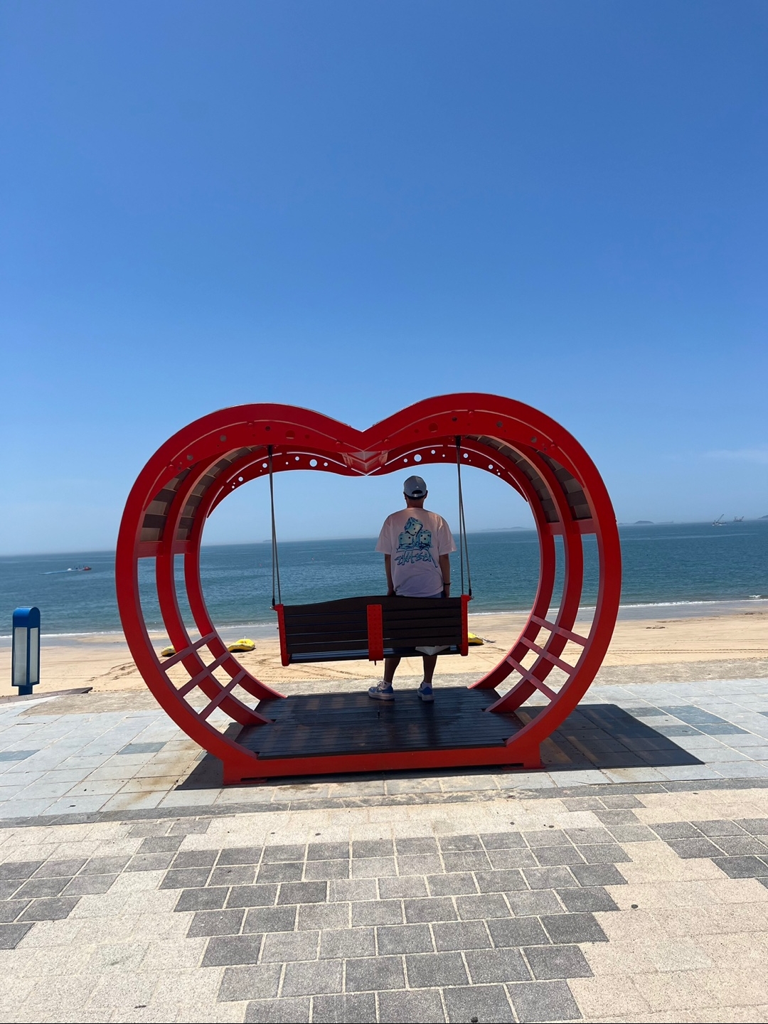 Stussy Melted T-Shirt White, (W) Jordan 1 Elevate Low SE University Blue 착용 스타일 - 2