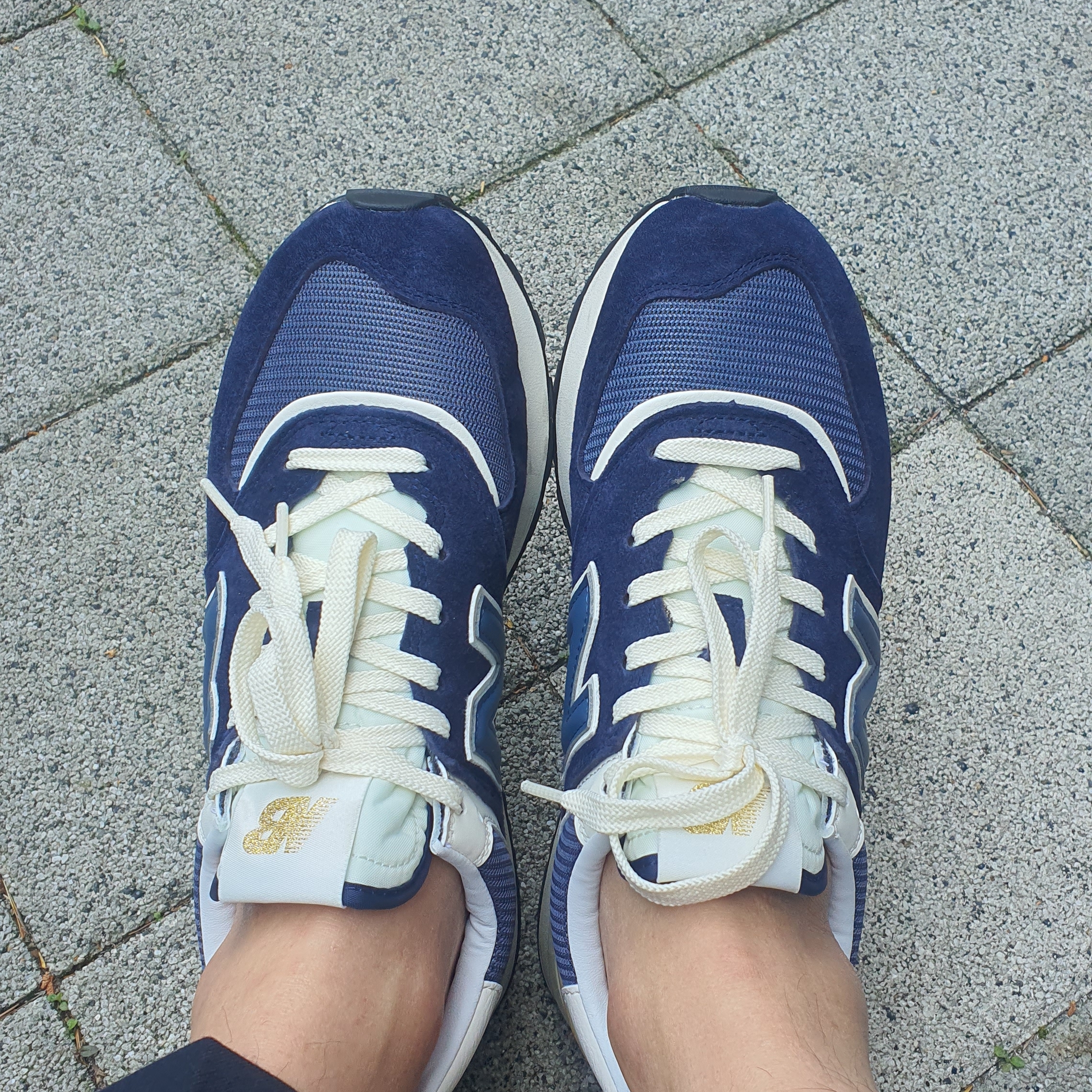 New Balance 574 Legacy Navy 착용 스타일