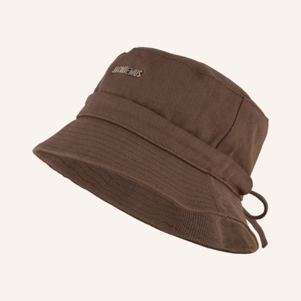 Jacquemus Le Bob Gadjo Knotted Bucket Hat Brown 착용 스타일
