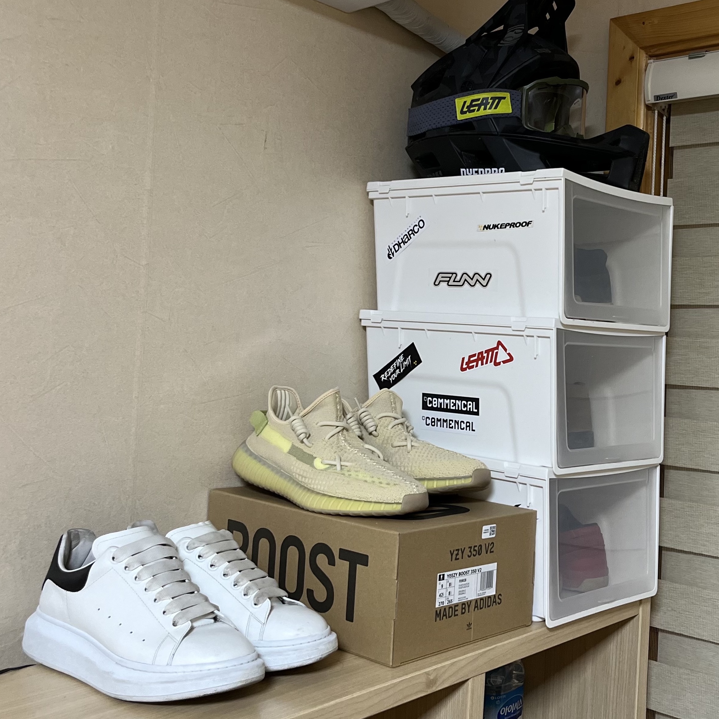 Adidas Yeezy Boost 350 V2 Flax 2022 착용 스타일