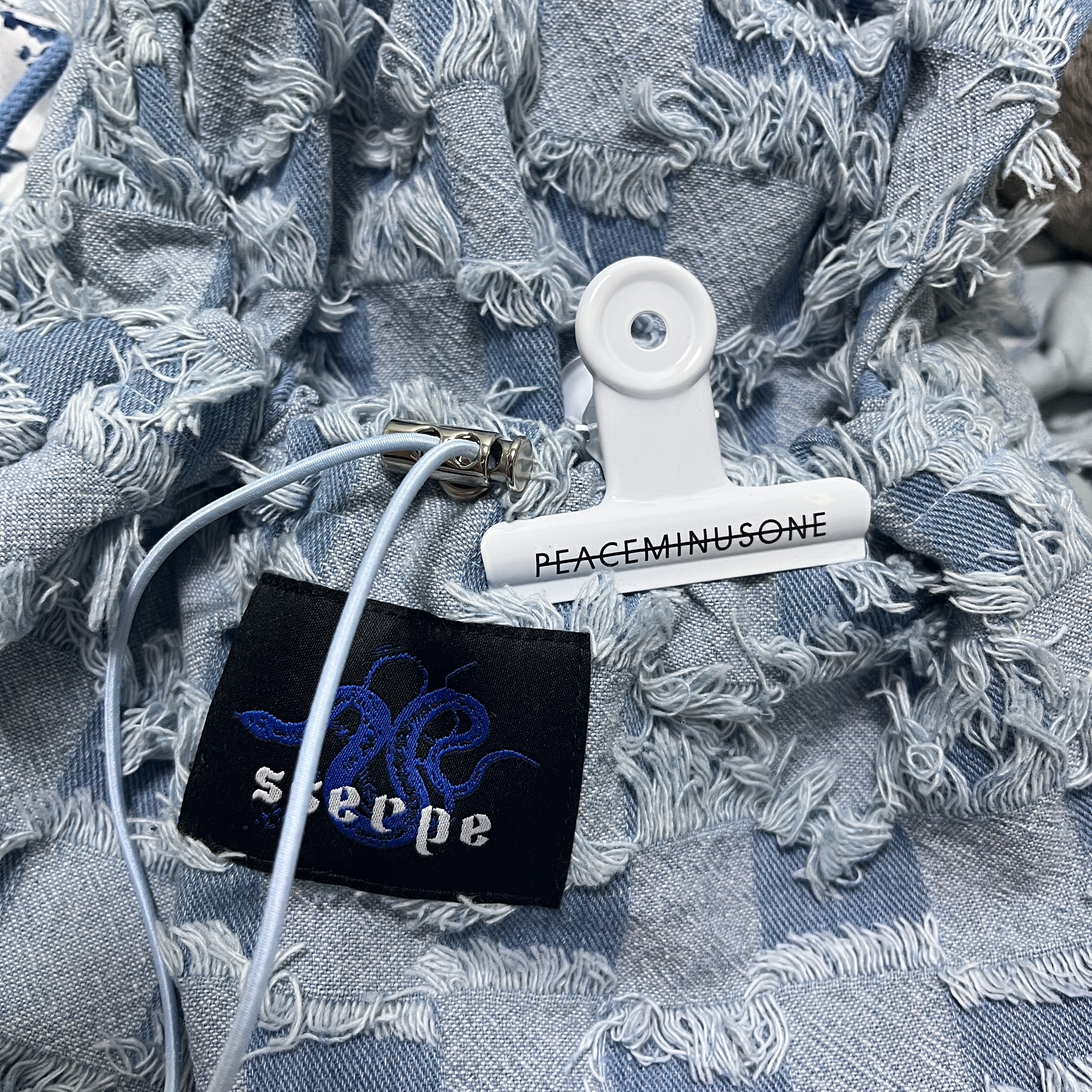 Peaceminusone x The Conveni Bulldog Clip Multi 착용 스타일