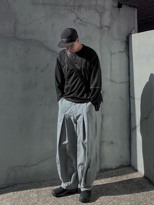 Art Of Field Flatlock Stitch T-Shirt Black 착용 스타일 - 2