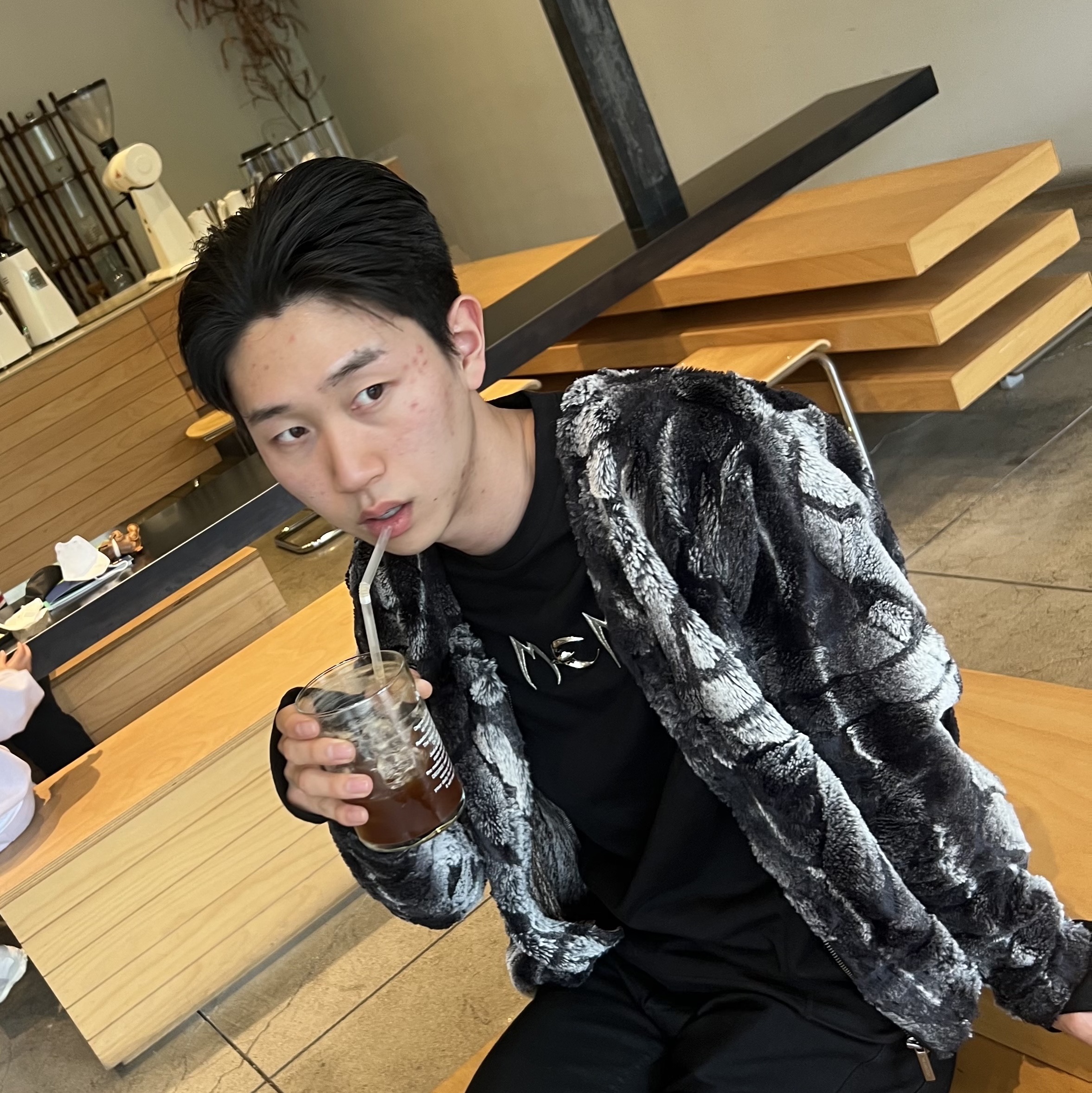 Thug Club x MCM Sleeve Black 착용 스타일 - 3