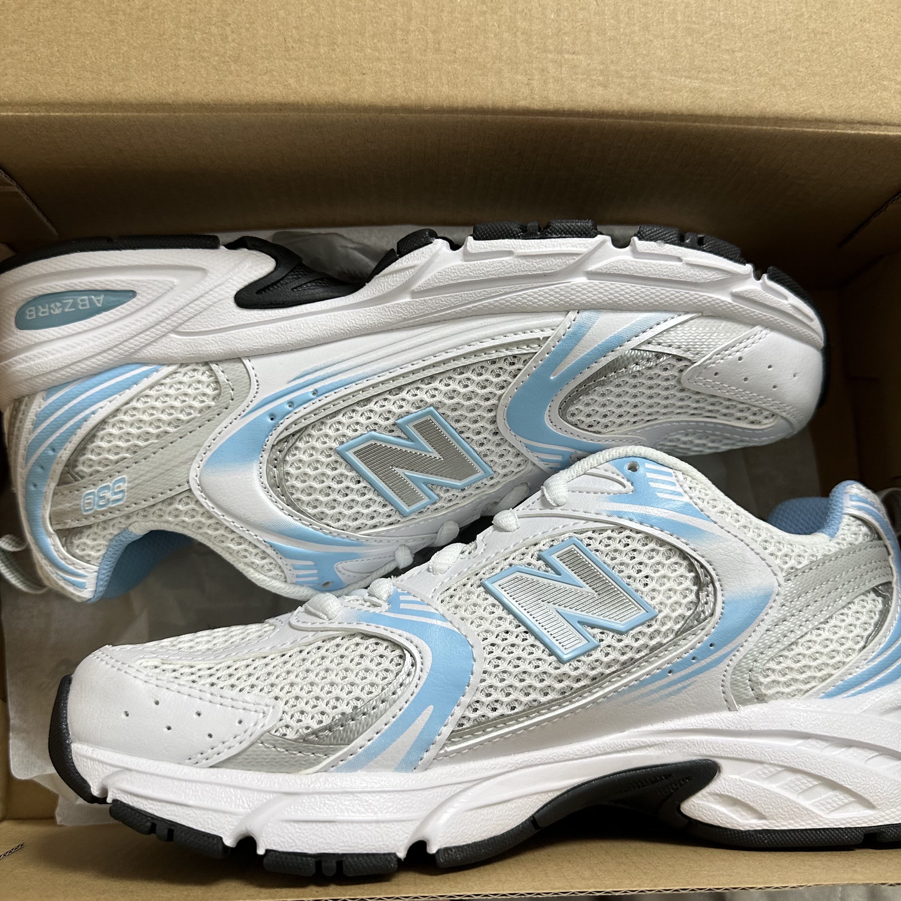 New Balance 530 White Blue Haze 착용 스타일