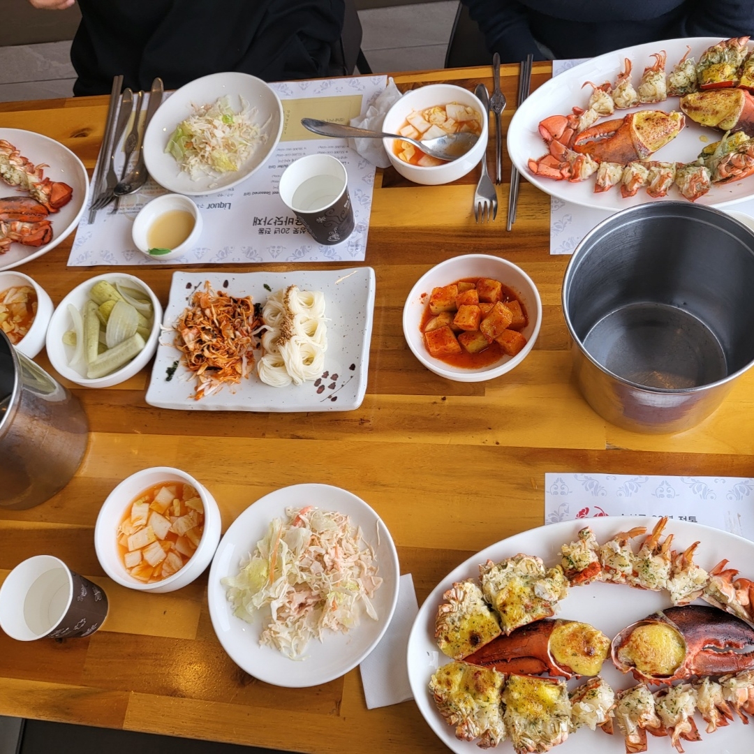 Burberry Felton Check Varsity Jacket Dark Dark Birch Brown 착용 스타일 - 4