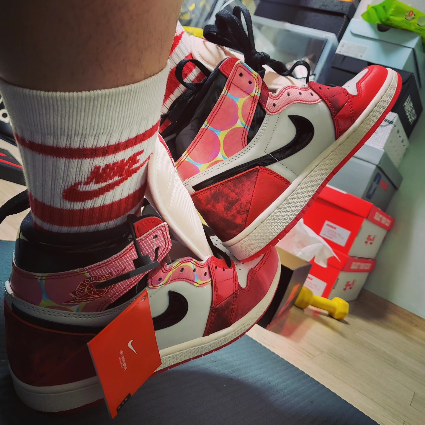 Jordan 1 Retro High Spider-Man Next Chapter 착용 스타일 - 3