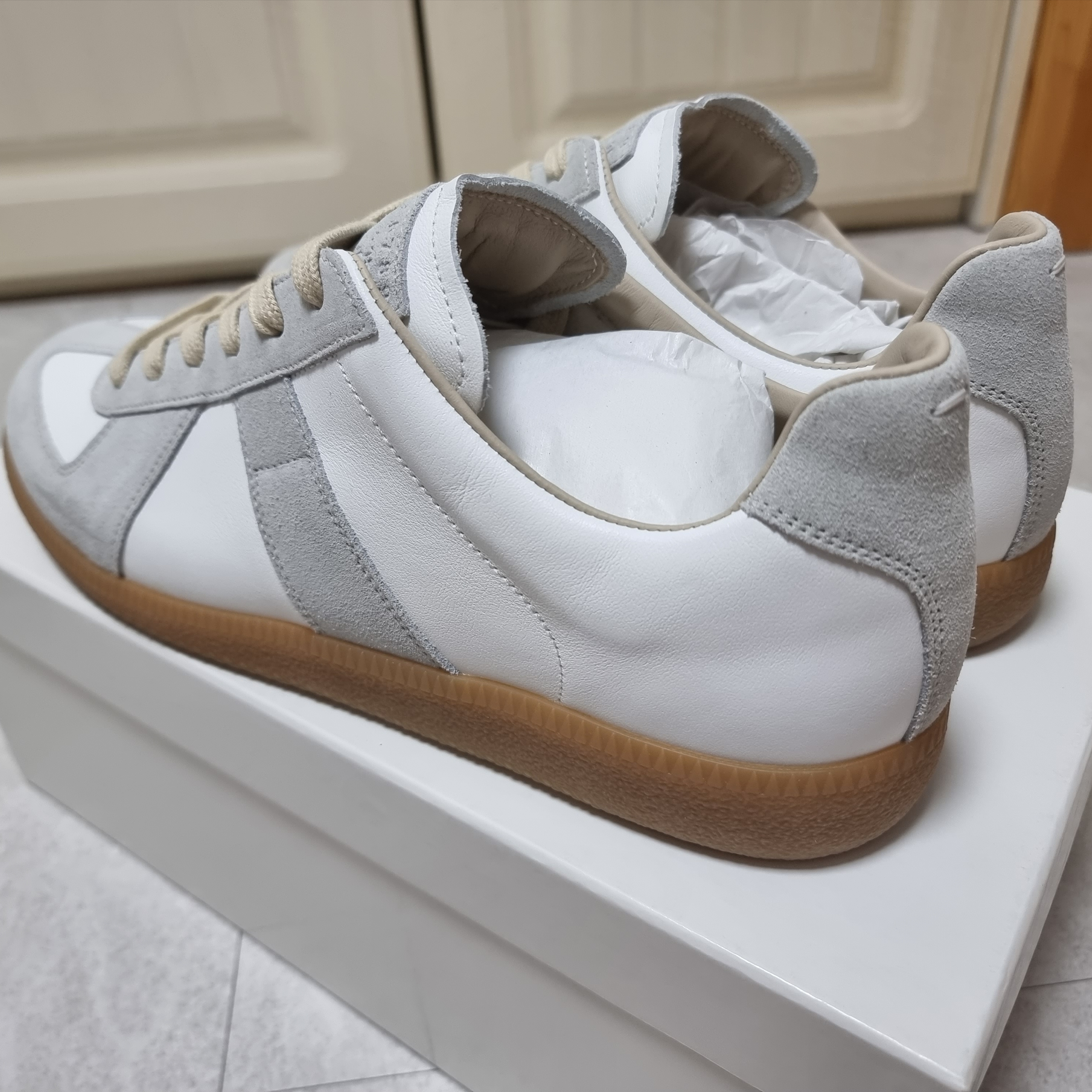Maison Margiela Calfskin Replica Sneakers 착용 스타일 - 3