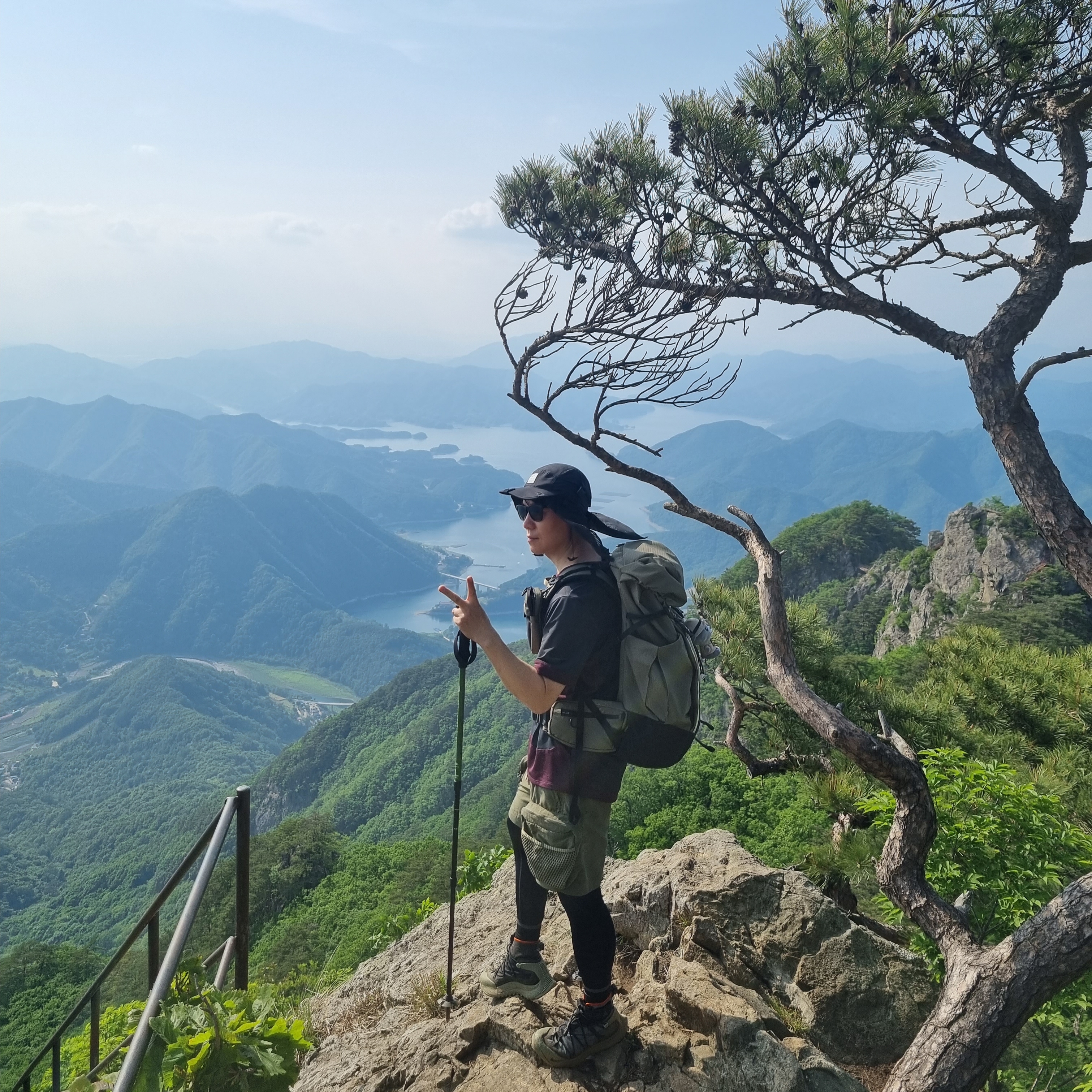 Nike ACG Terra Antarktik Gore-Tex Juniper Fog, Nike ACG 36 Backpack Medium Olive 착용 스타일 - 2