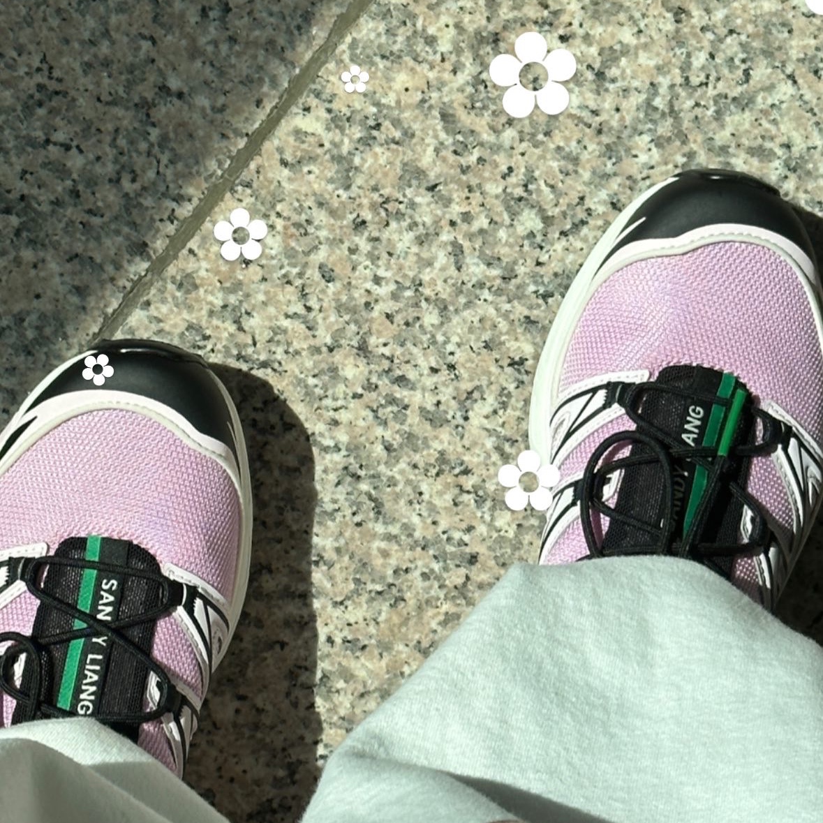 Salomon x Sandy Liang XT-6 Expanse Cradle Pink 착용 스타일