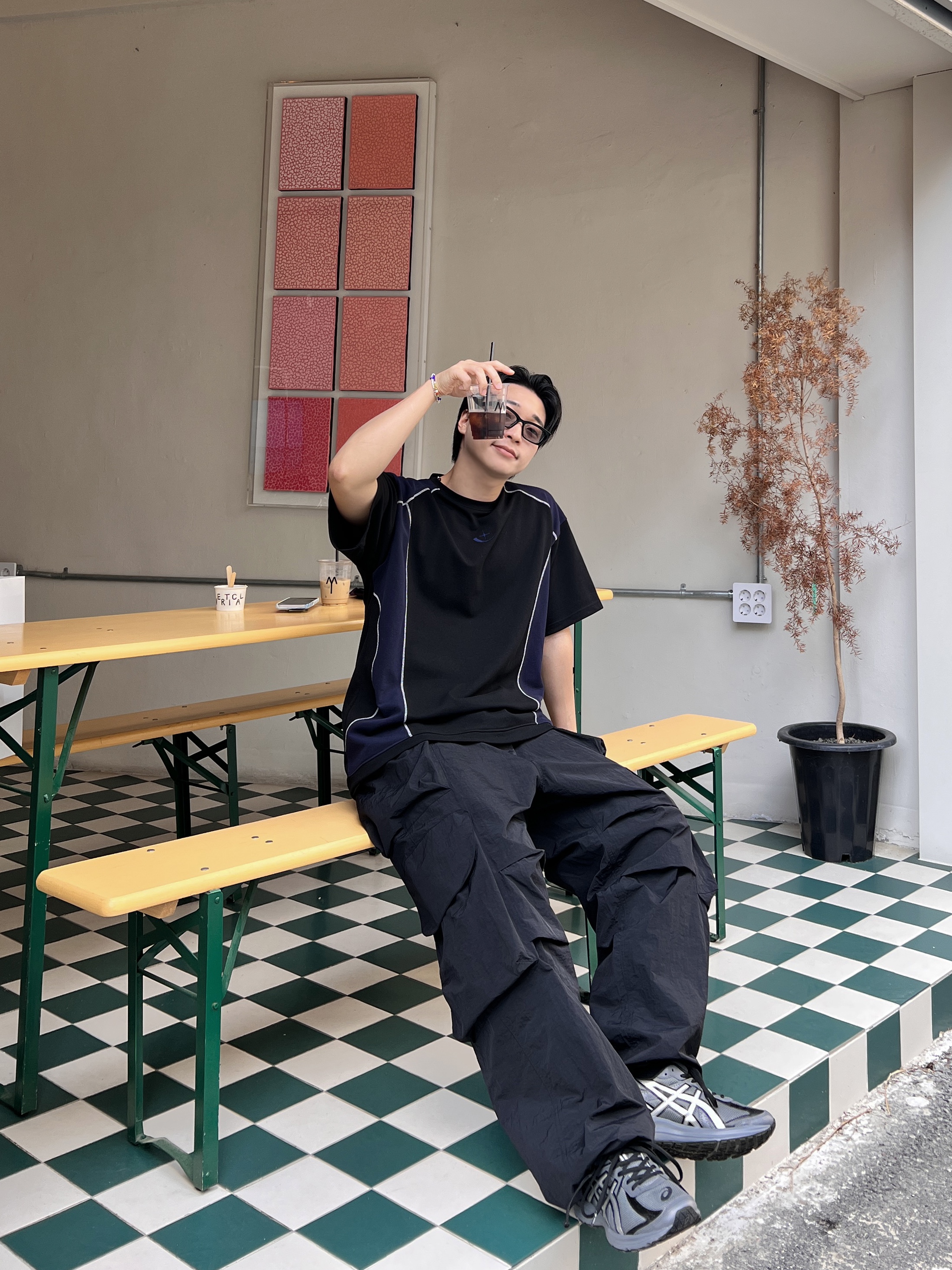 아식스 조그 100 S 스틸 그레이 - 2E 와이드 착용 스타일 - 2