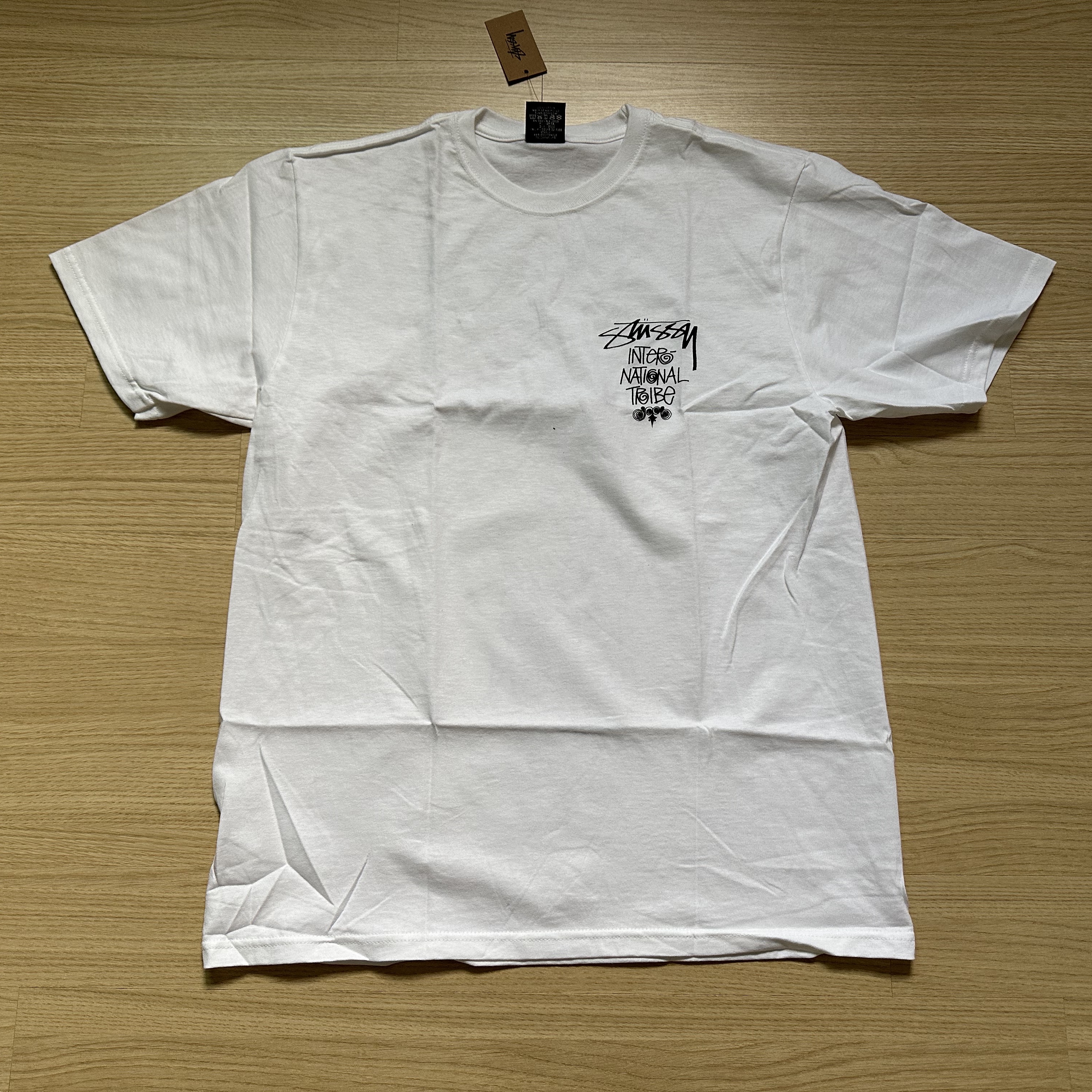Stussy Tribe Stack T-Shirt White 착용 스타일 - 1