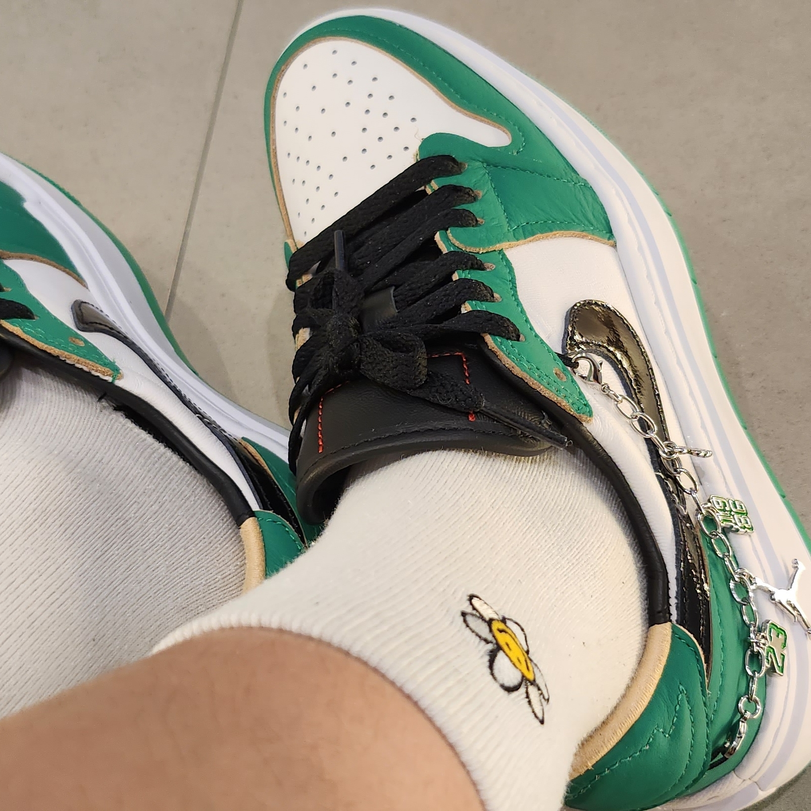 (W) Jordan 1 Elevate Low SE Lucky Green 착용 스타일 - 1