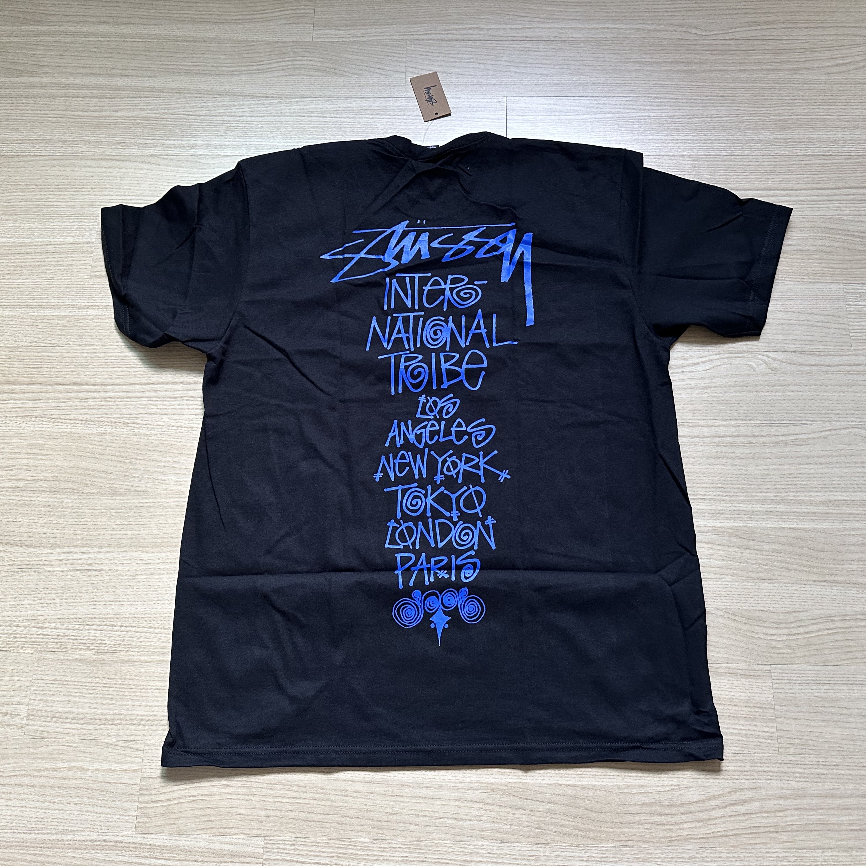 Stussy Tribe Stack T-Shirt Black 착용 스타일 - 2