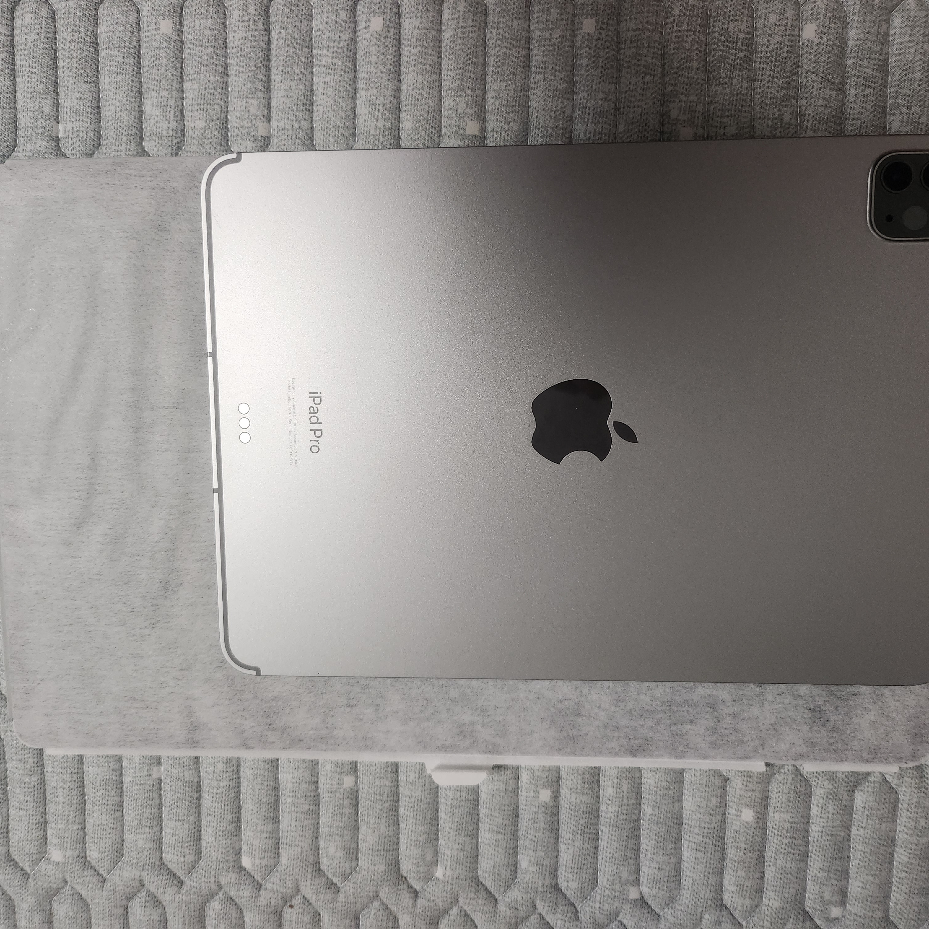 삼성 갤럭시 탭 S8 울트라 5G 512기가 그래파이트 (국내 정식 발매 제품) 착용 스타일 - 4