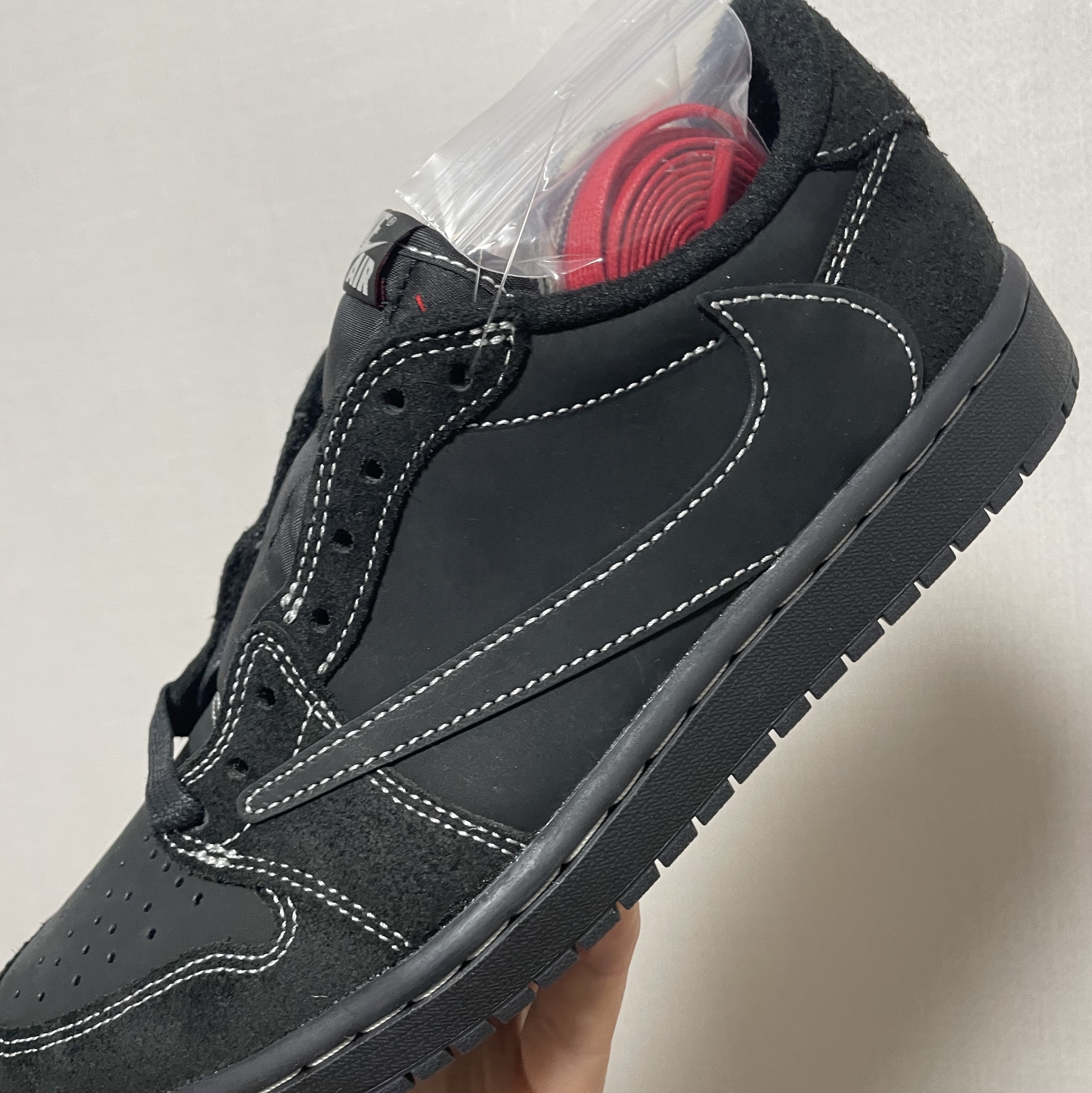 Jordan 1 x Travis Scott Retro Low OG SP Black Phantom 착용 스타일