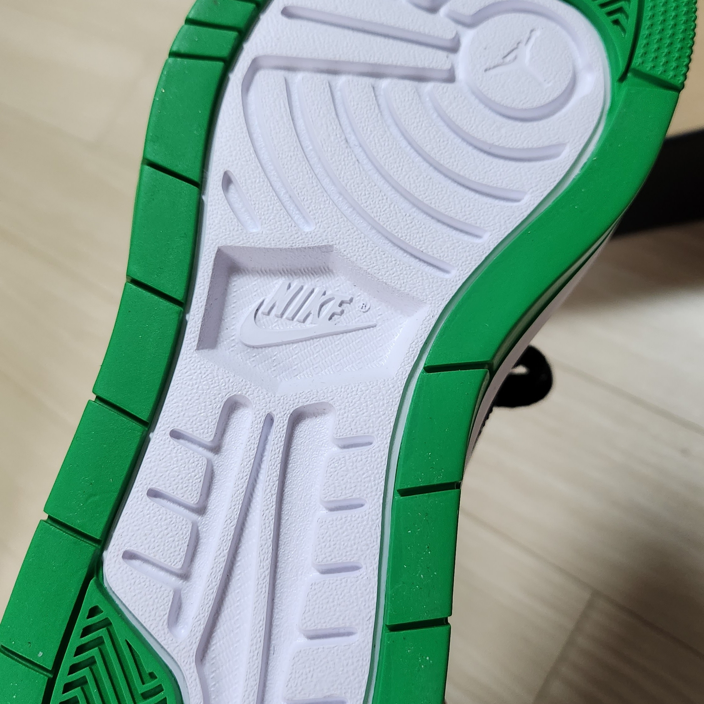 (W) Jordan 1 Elevate Low SE Lucky Green 착용 스타일 - 5