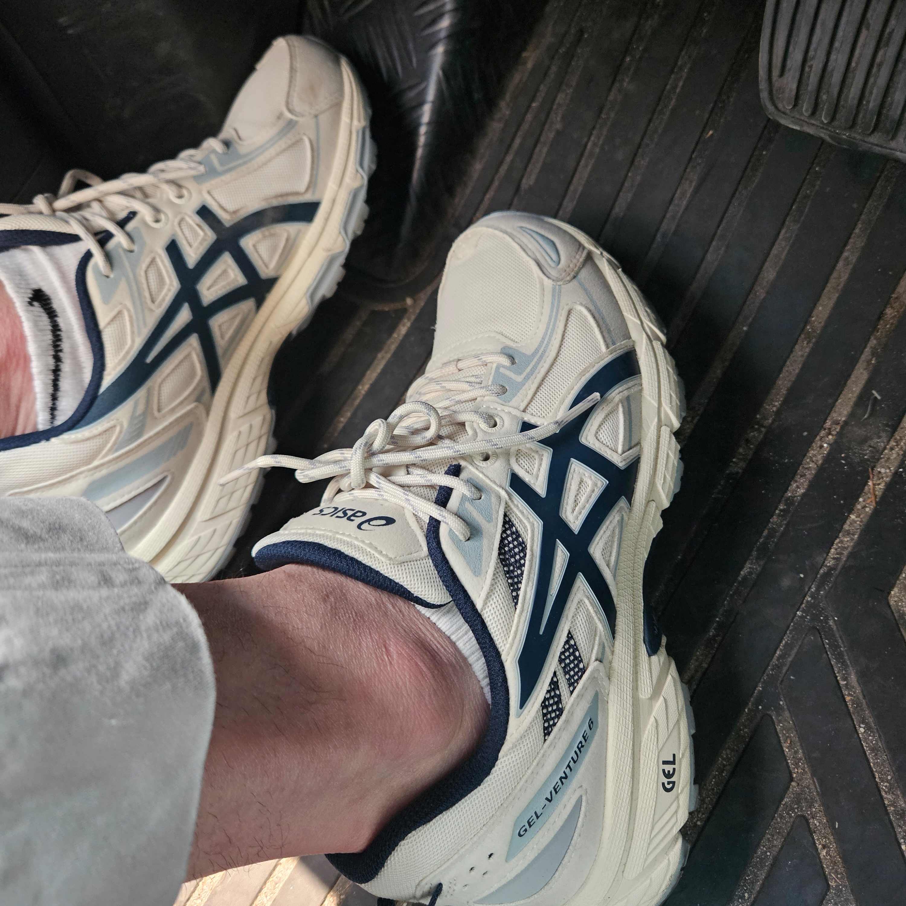 Asics Gel-Venture 6 SPS Birch French Blue 착용 스타일 - 1