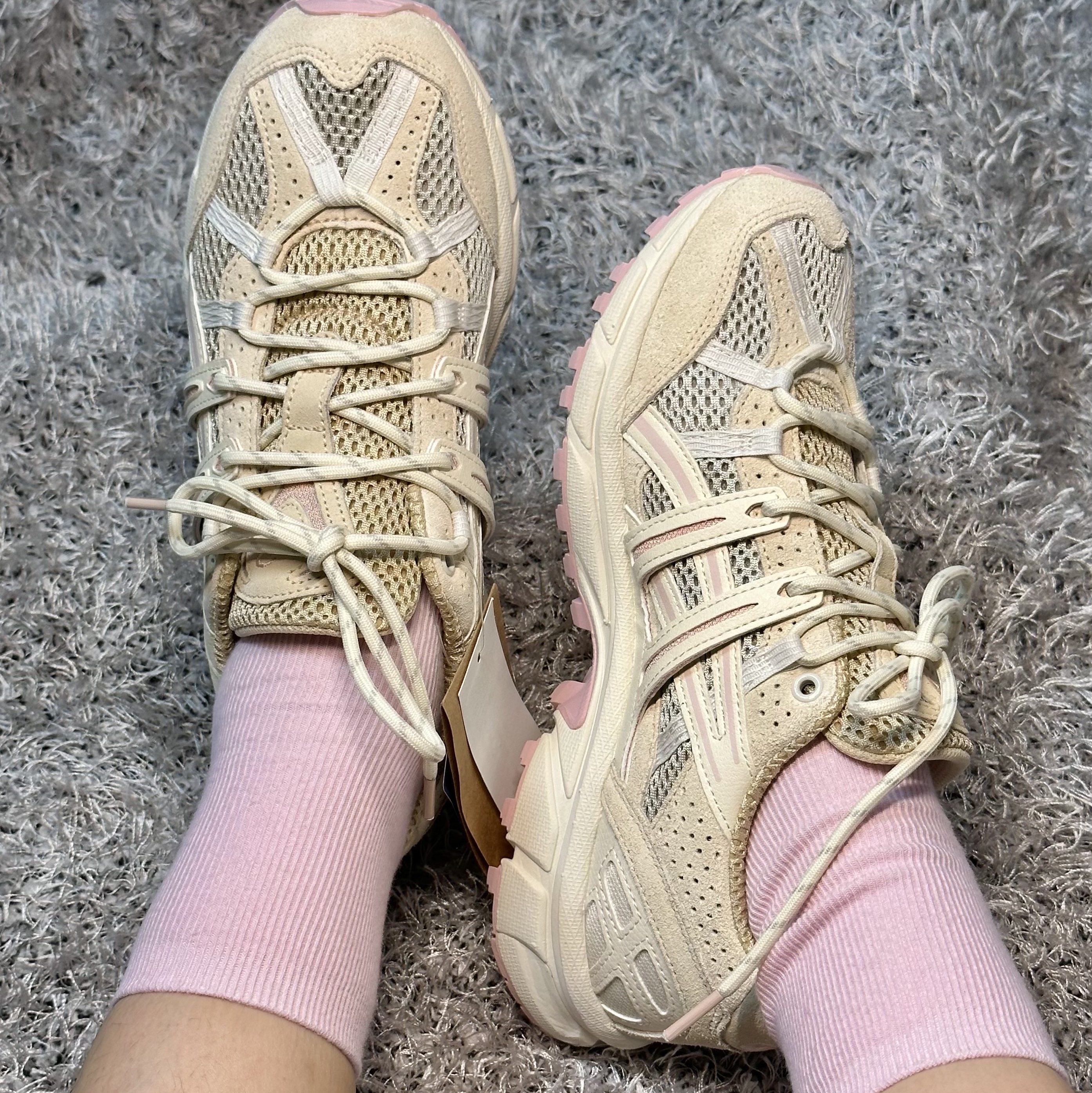 (W) Asics Gel-Sonoma 15-50 Smoke Grey Cream 착용 스타일 - 2