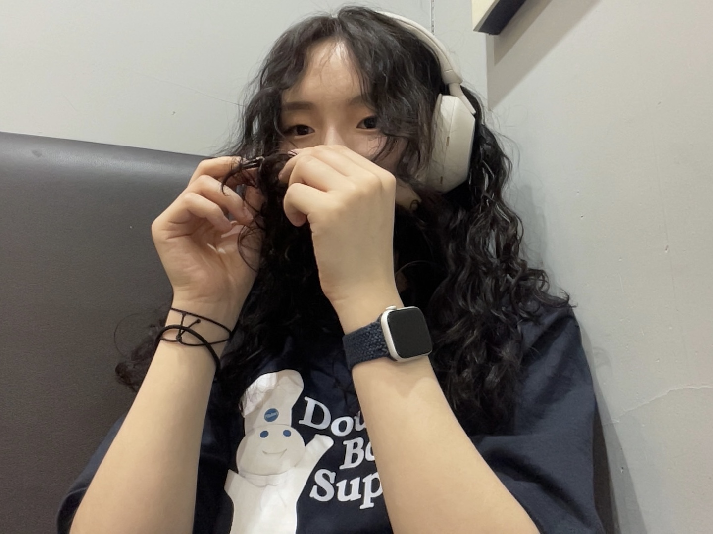 Sony WH-1000XM5 Silver (Korean Ver.), Supreme Doughboy T-Shirt Navy - 22FW 착용 스타일