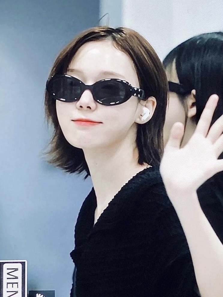 Gentle Monster x Maison Margiela MM005 Black Black 착용 스타일