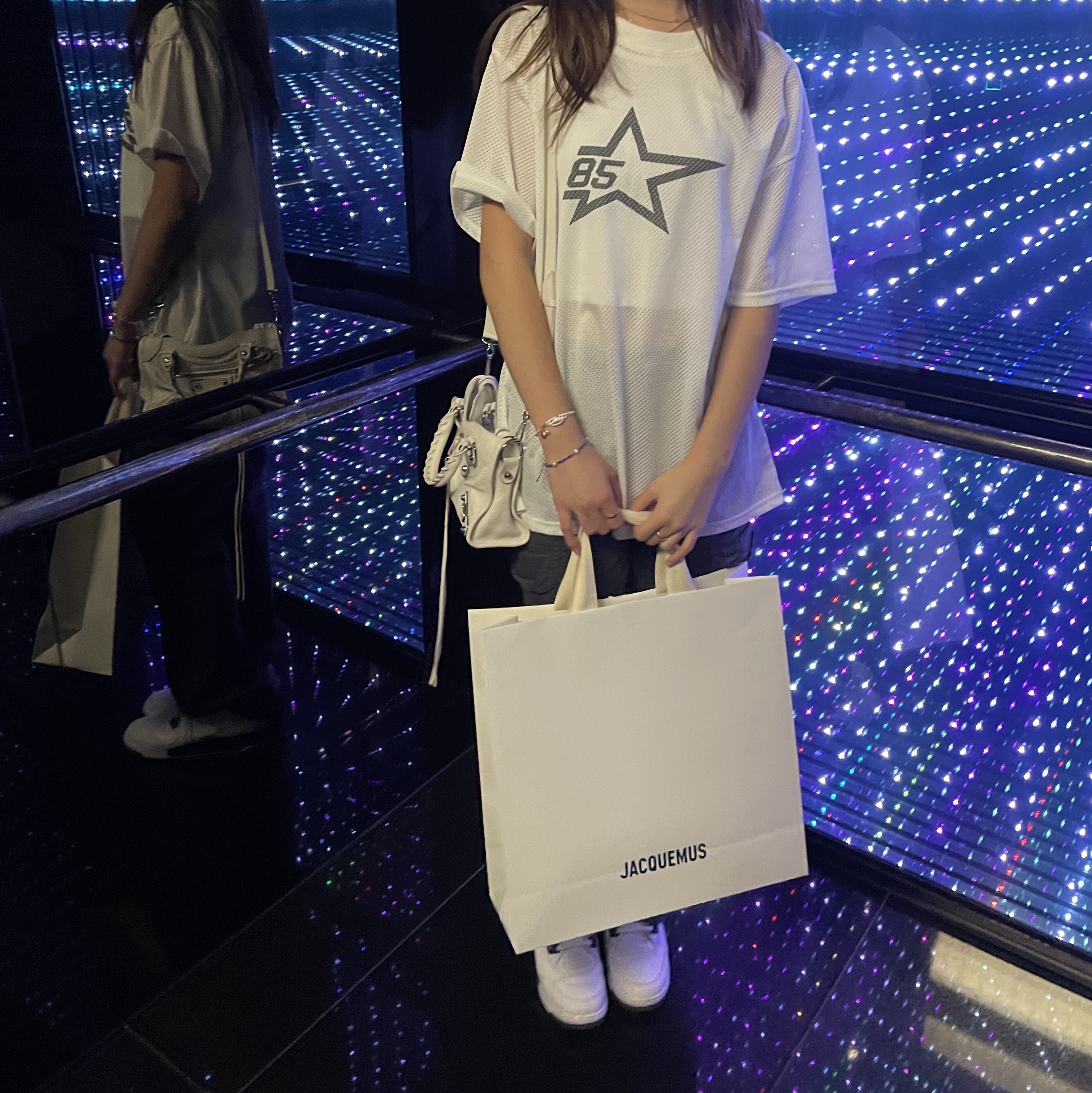 (GS) Jordan 4 Retro Columbia 2015, Jacquemus Le Chiquito Homme Mini Handbag Dark Navy 착용 스타일 - 1