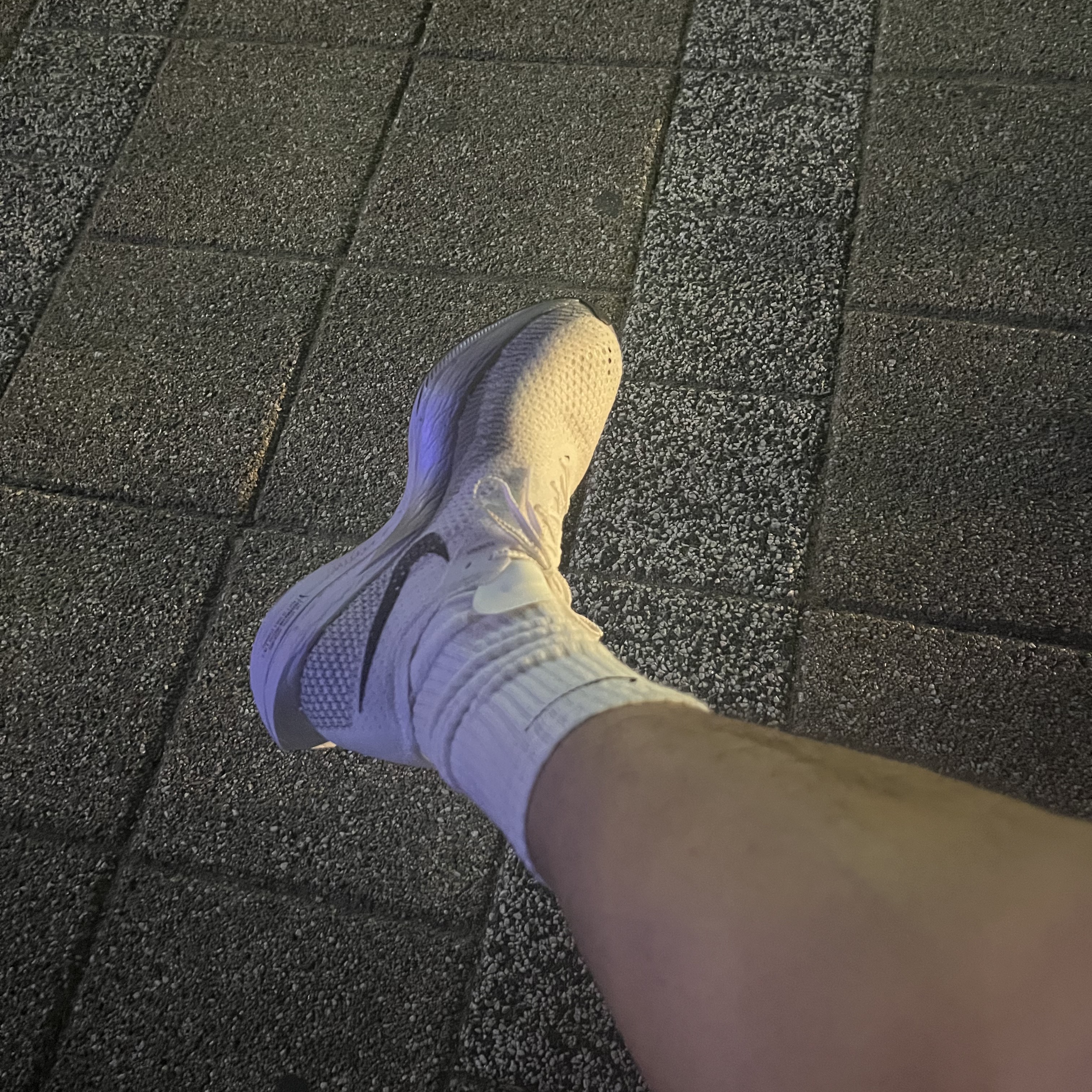 Nike ZoomX Vaporfly Next% 3 White Grey 착용 스타일