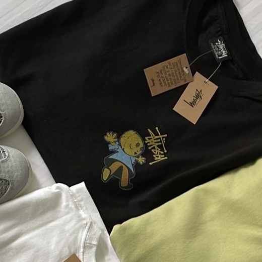 Stussy Dollie Pigment Dyed T-Shirt Black 착용 스타일