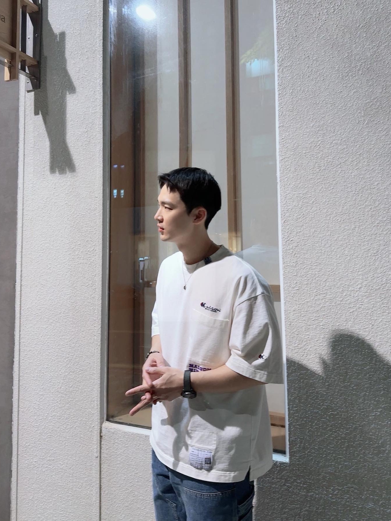 Y-3 Hicho Core White Black, Maison Mihara Yasuhiro x Champion Printed T-Shirt White 착용 스타일 - 2
