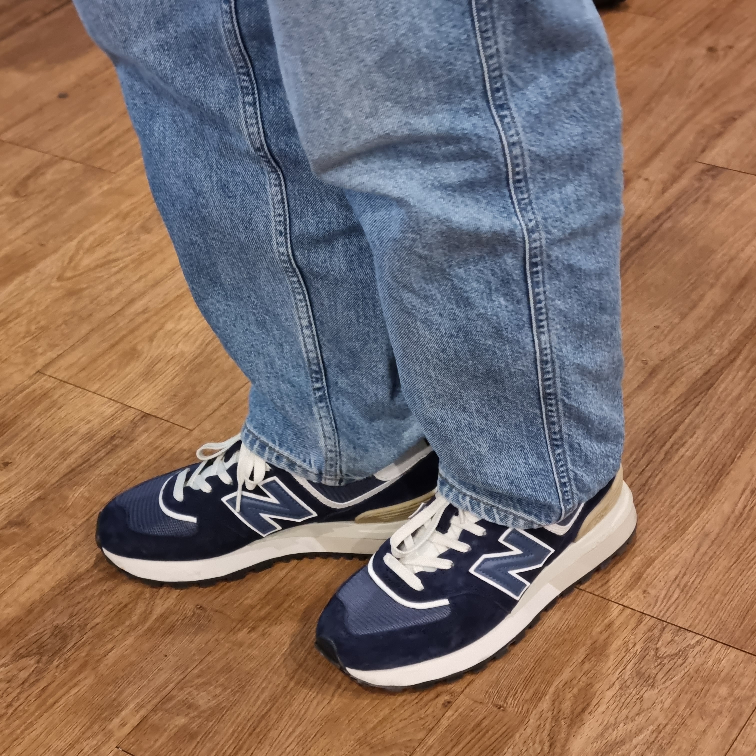 New Balance 574 Legacy Navy 착용 스타일