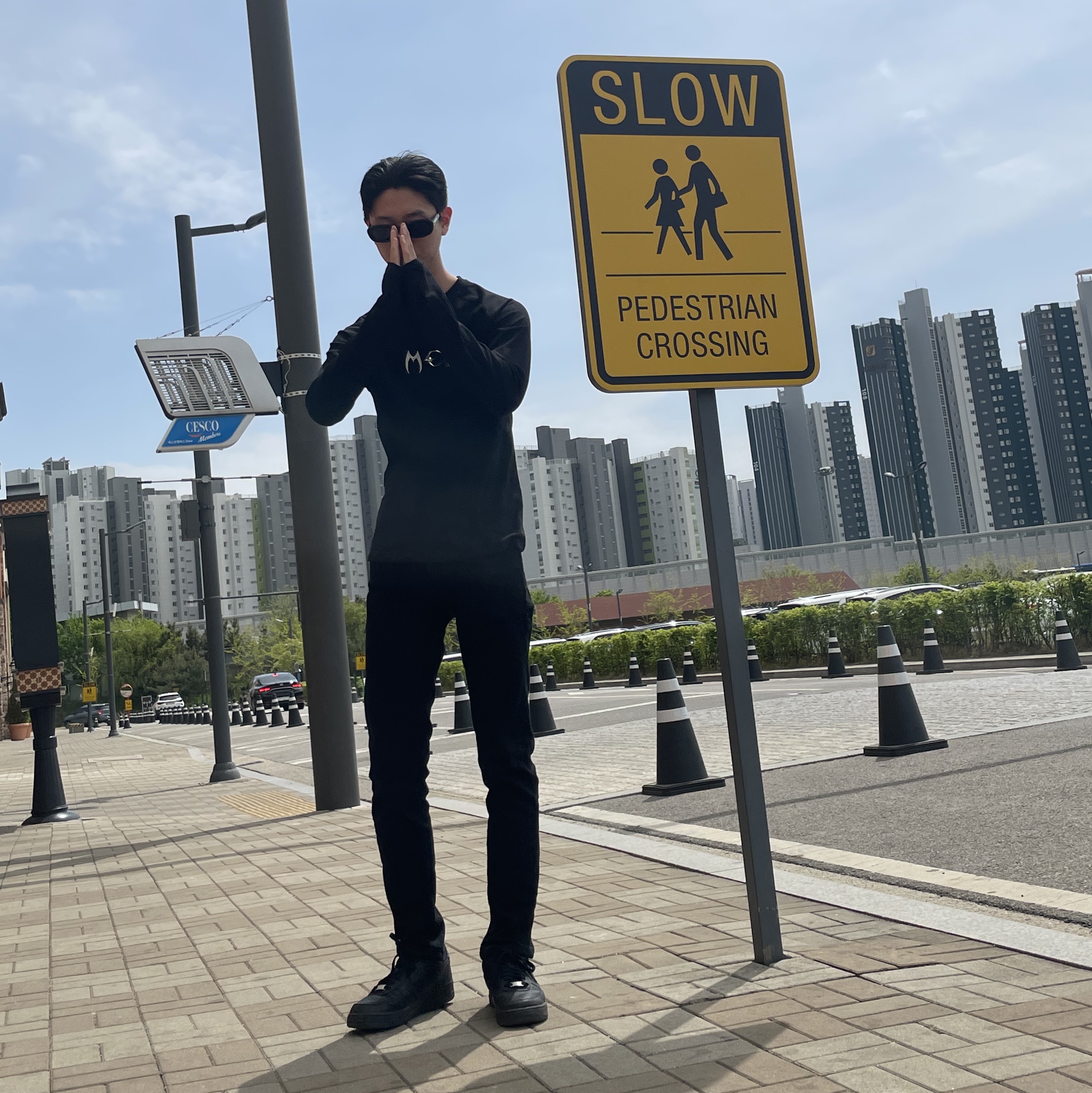 Thug Club x MCM Sleeve Black 착용 스타일 - 1