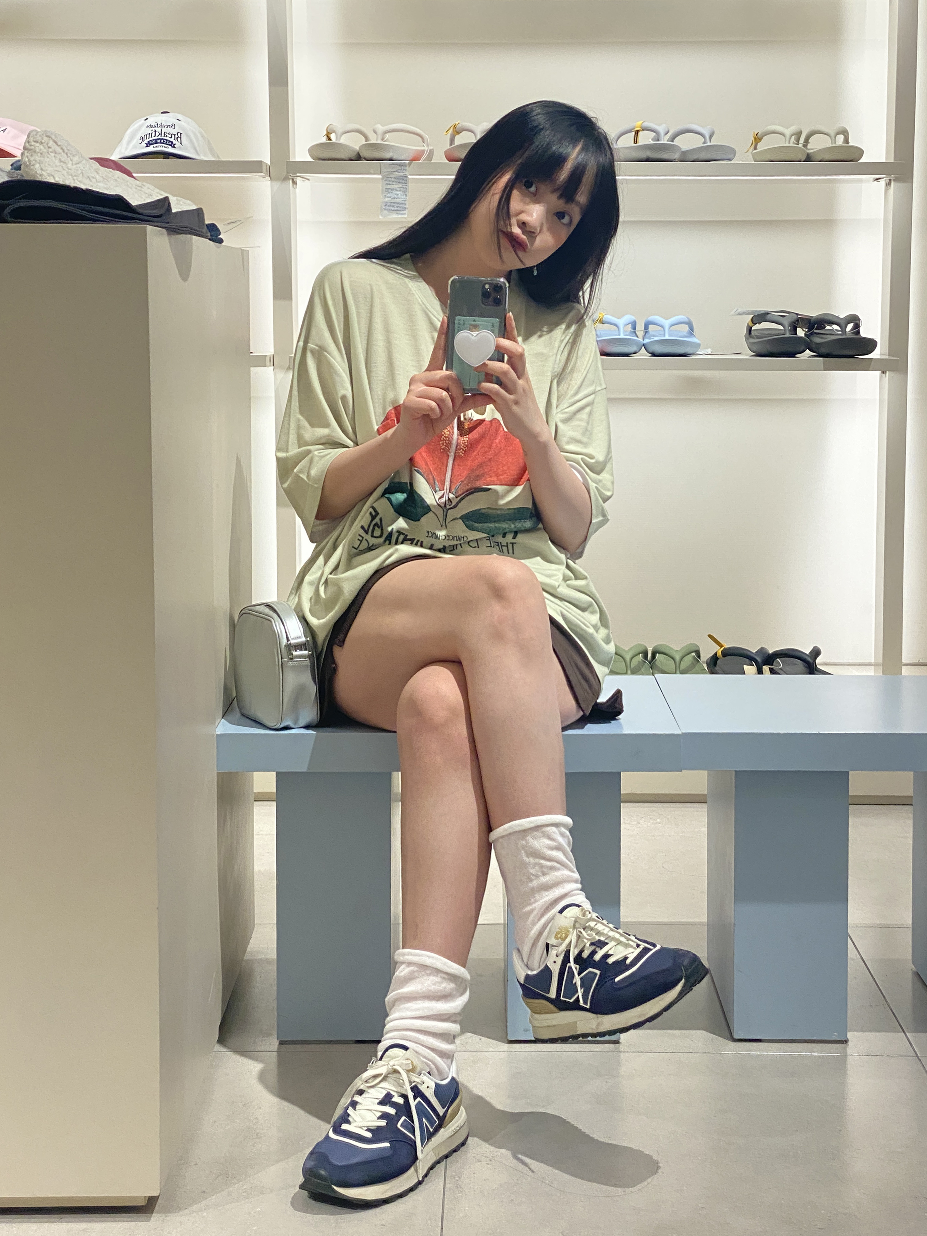 New Balance 574 Legacy Navy 착용 스타일 - 3