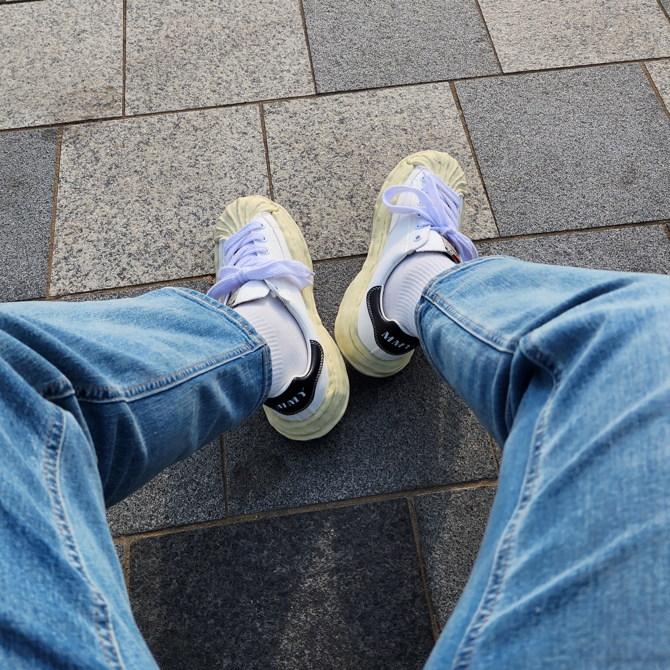 Maison Mihara Yasuhiro Blakey VL OG Sole Canvas Low-top Sneakers White 착용 스타일