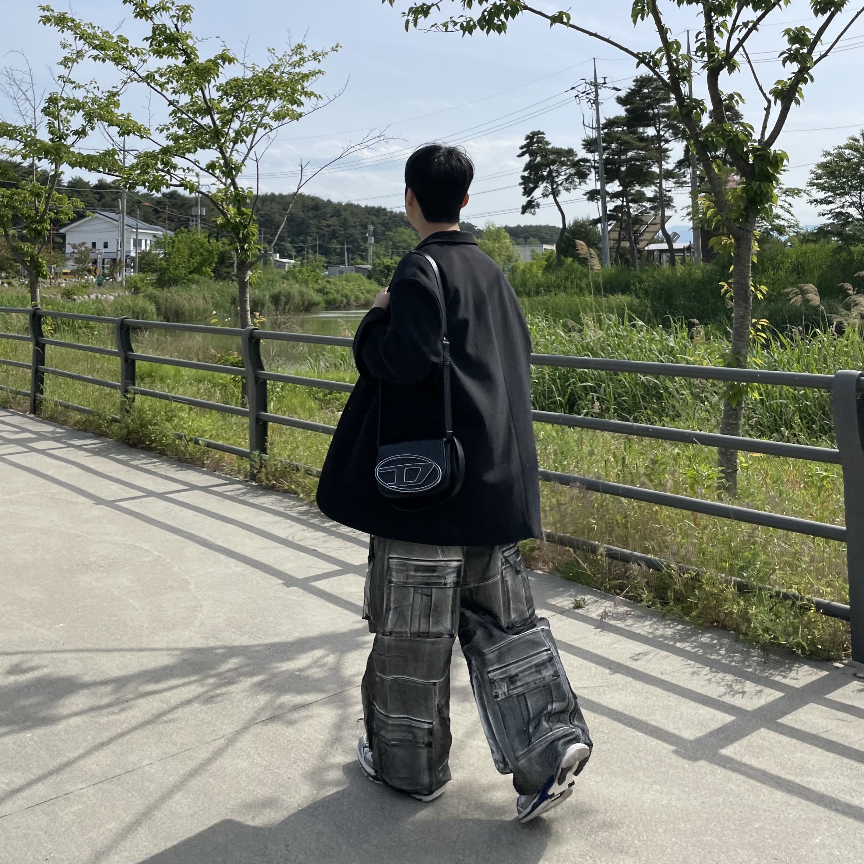 Project G/R Painted Denim Cargo Dirty White, Balenciaga X-Pander Sneakers Blue Silver 착용 스타일 - 2