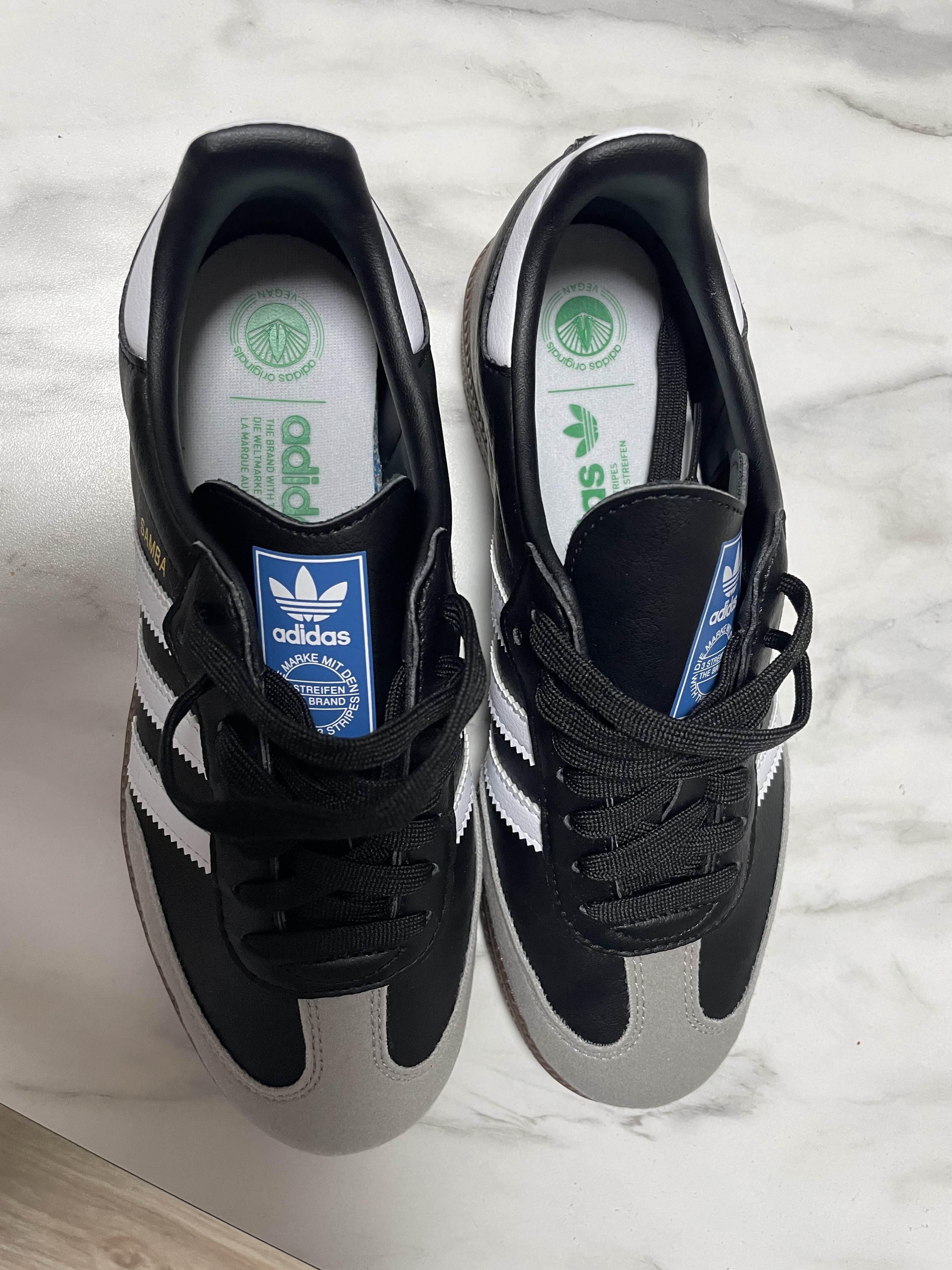 Adidas Samba Vegan Black White 착용 스타일 - 2