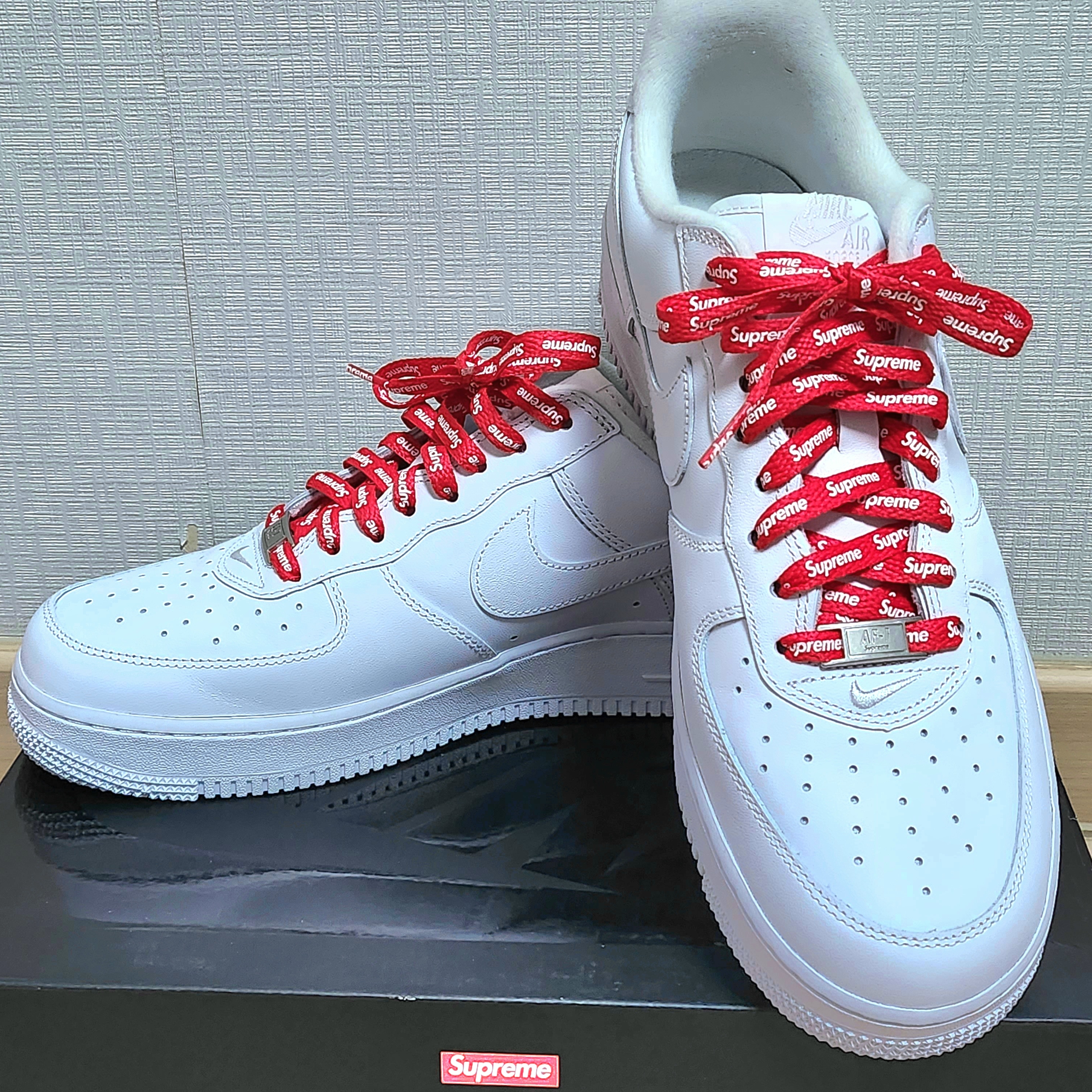 Nike x Supreme Air Force 1 Low White 착용 스타일
