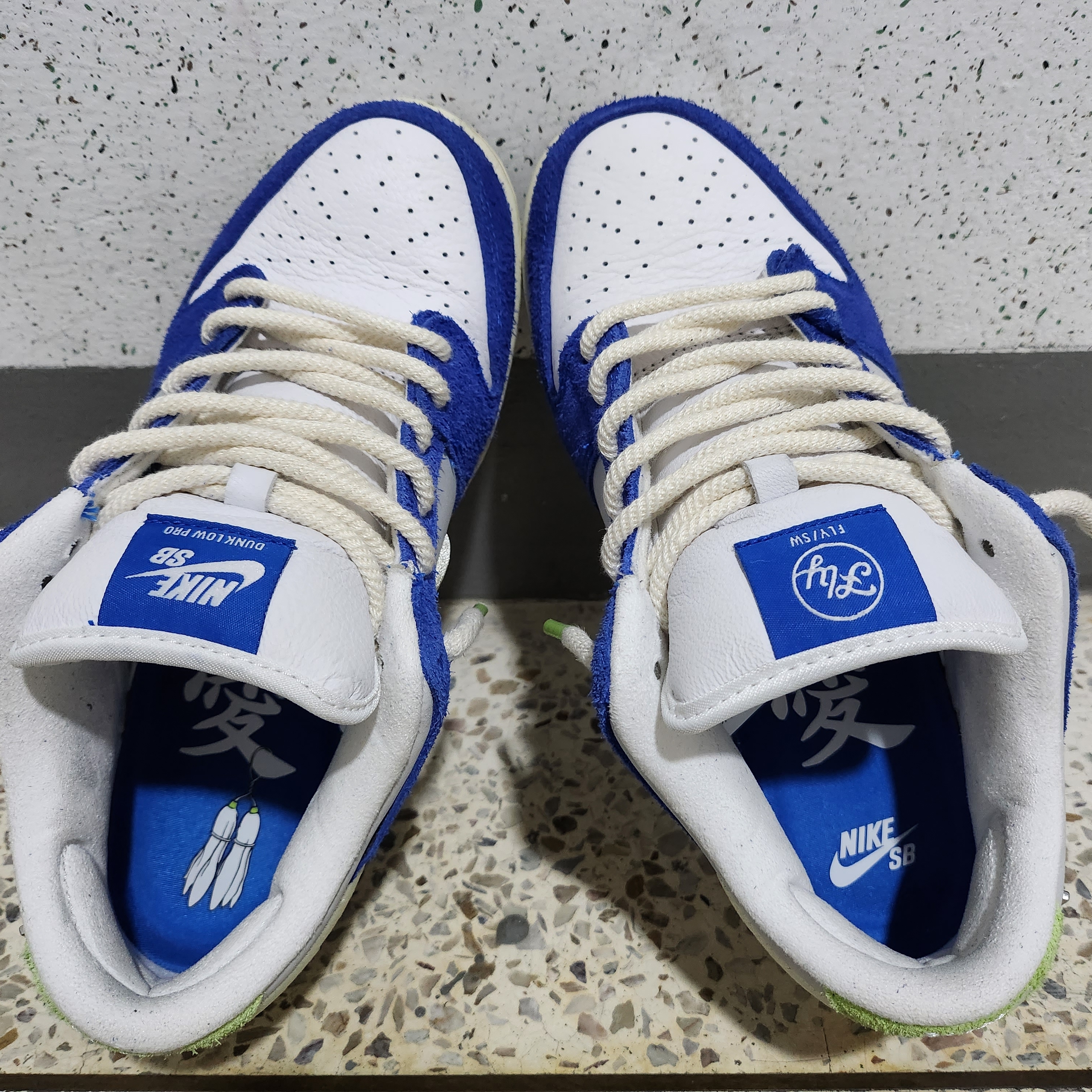 Nike x Fly Streetwear SB Dunk Low Pro Gardenia 착용 스타일