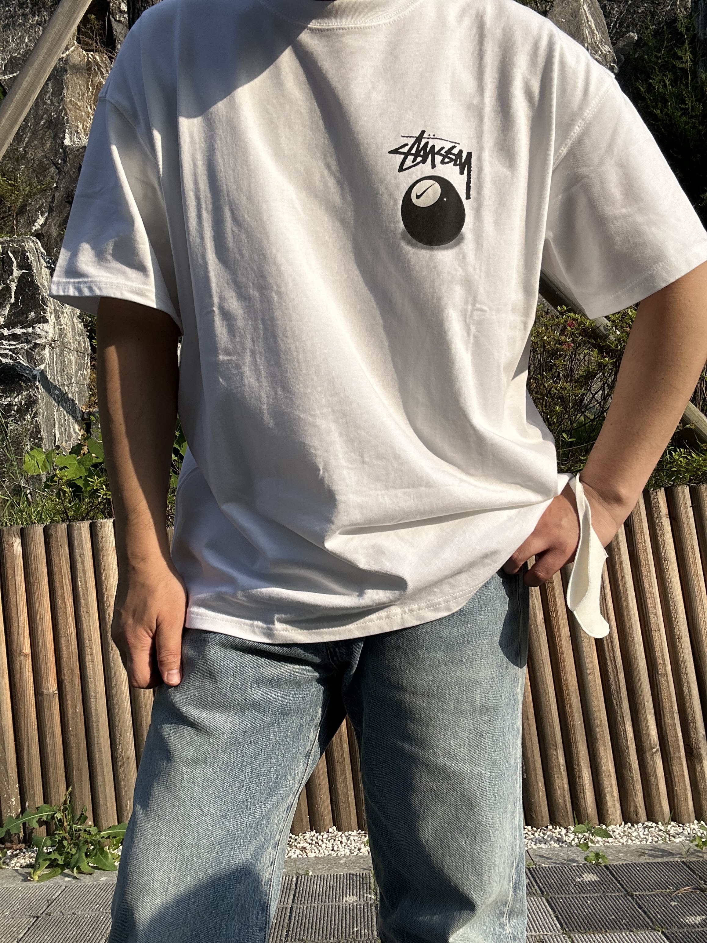 Nike x Stussy NRG FL SS 8 Ball T-Shirt White (DO9322-100), Stussy x Levi's Embossed 501 Jean Indigo 착용 스타일 - 2