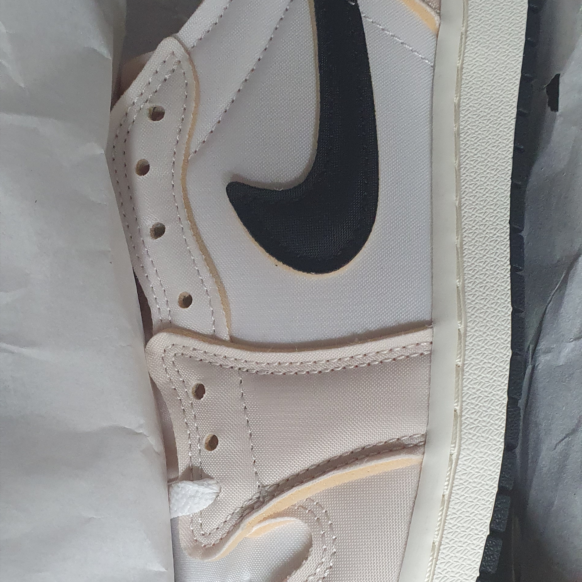 Jordan 1 Retro Low OG EX White and Coconut Milk 착용 스타일