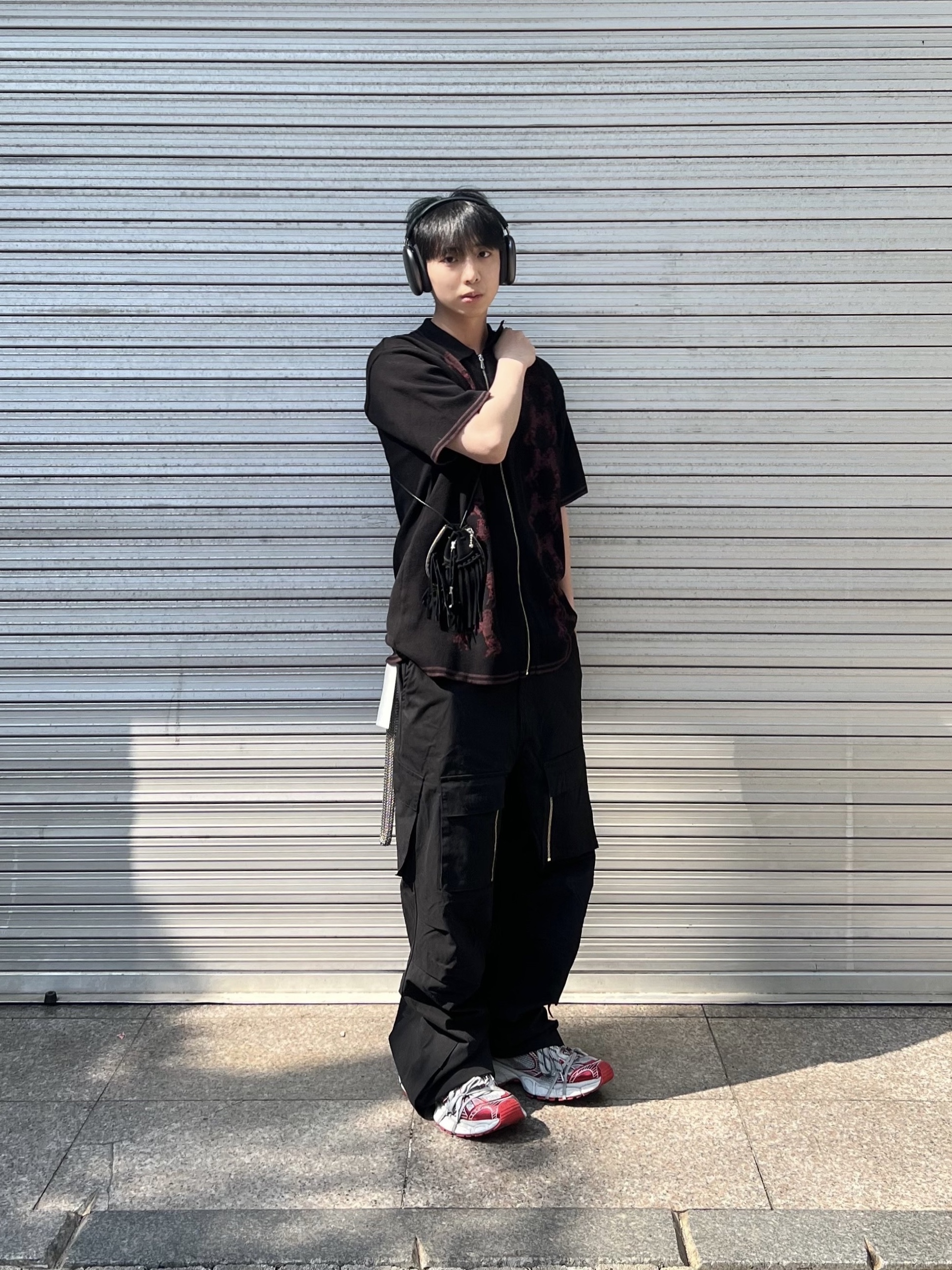 Balenciaga 3XL Sneakers White Red, Apple AirPods Max Lightning Space Gray (Korean Ver.) 착용 스타일 - 4