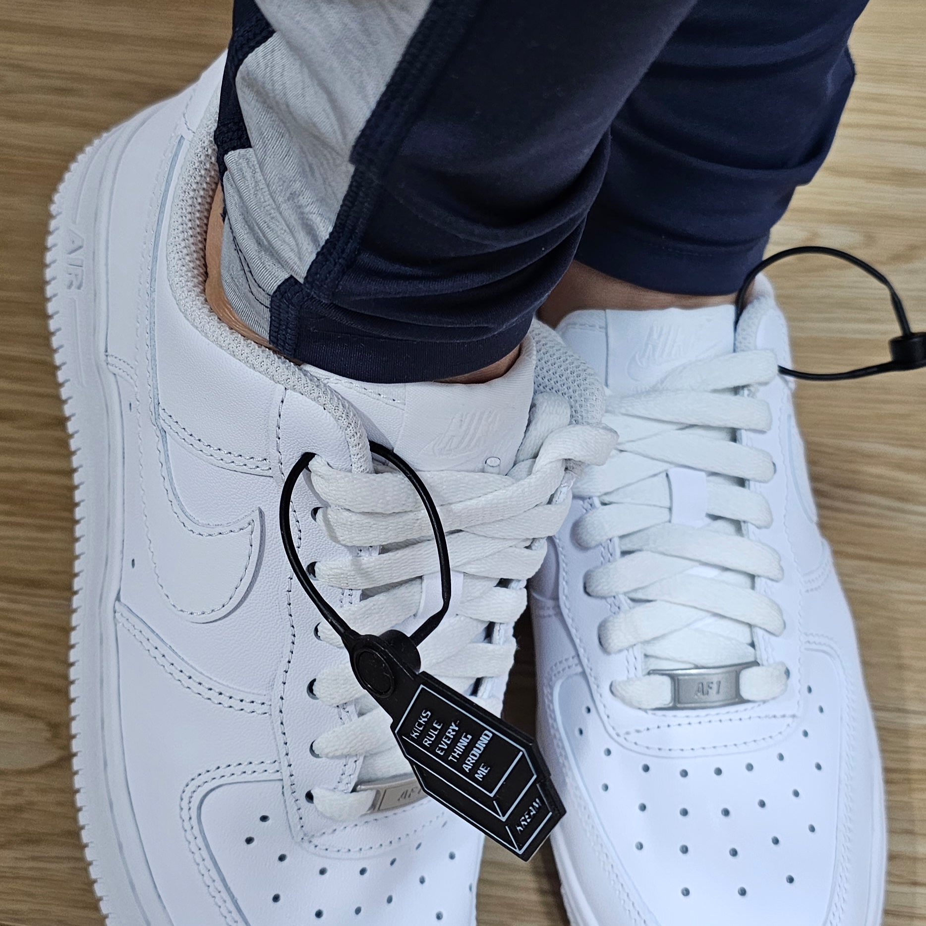 (W) Nike Air Force 1 '07 Low White 착용 스타일 - 1