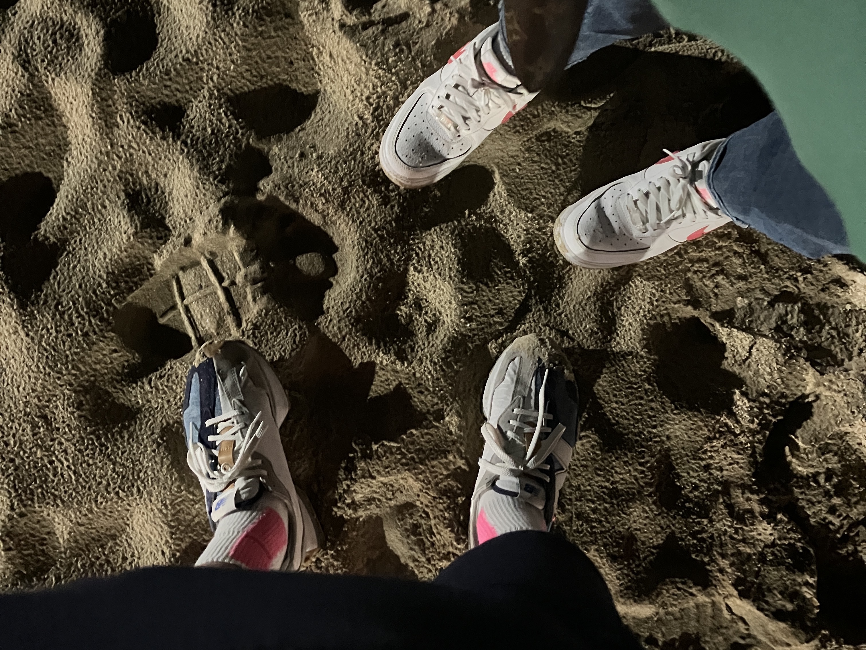 New Balance x Levi's 327 Navy (Levi's Tag), (W) Nike Air Force 1 '07 White Fire Pink 착용 스타일