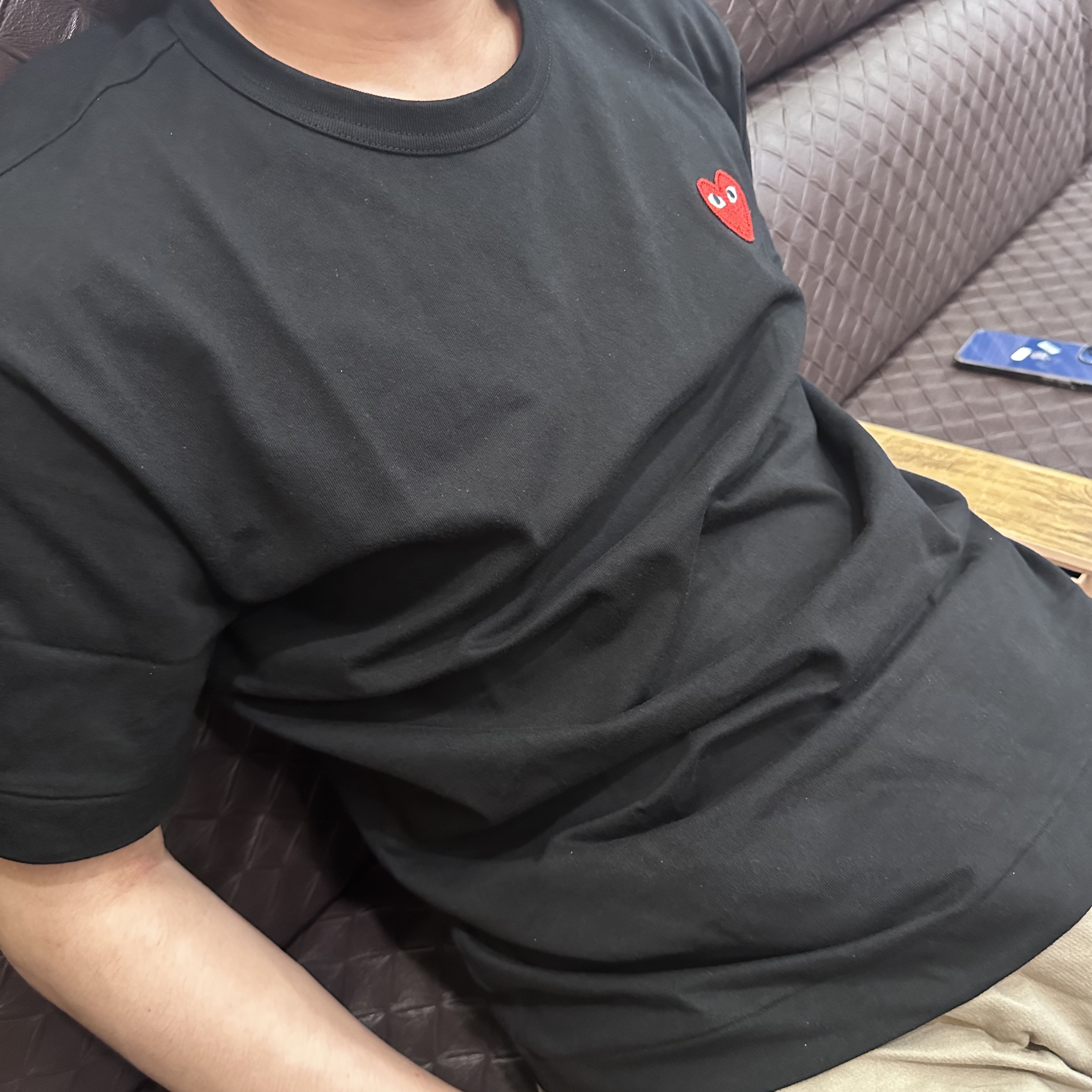 Play Comme des Garcons Red Heart T-Shirt Black 착용 스타일